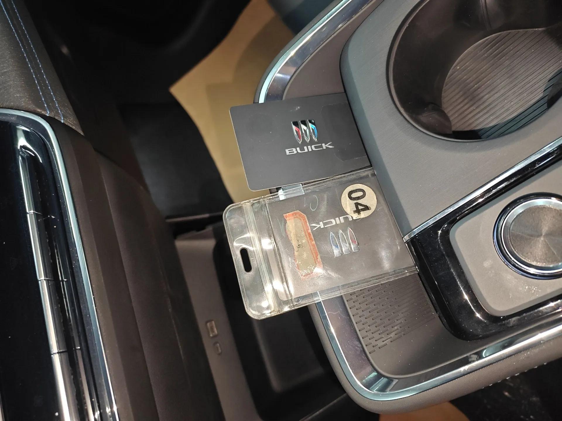 Buick E4 2023 Smart Edition — миниатюра 12