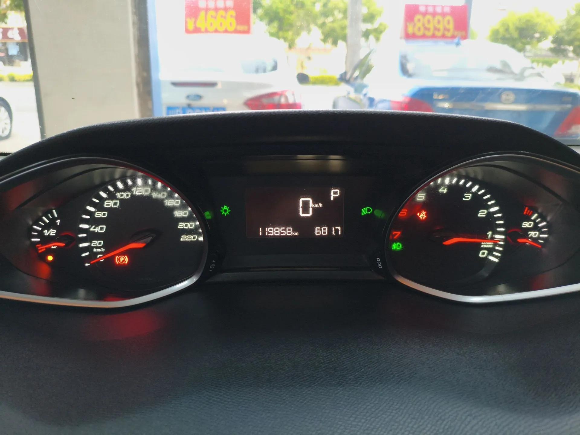 Peugeot 308S 2015 1.2T Automatic Jingchi Edition — миниатюра 14