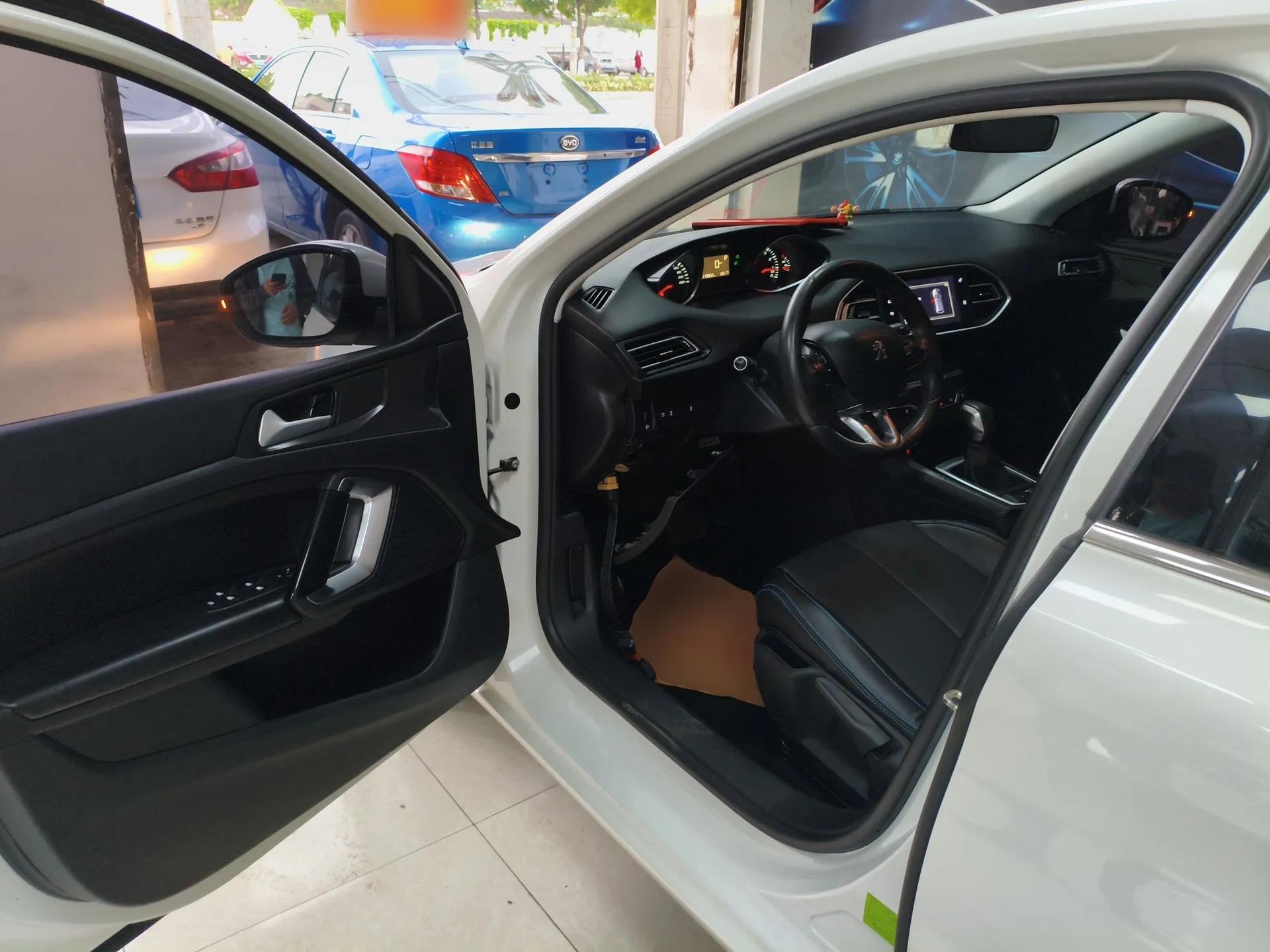 Peugeot 308S 2015 1.2T Automatic Jingchi Edition — миниатюра 18
