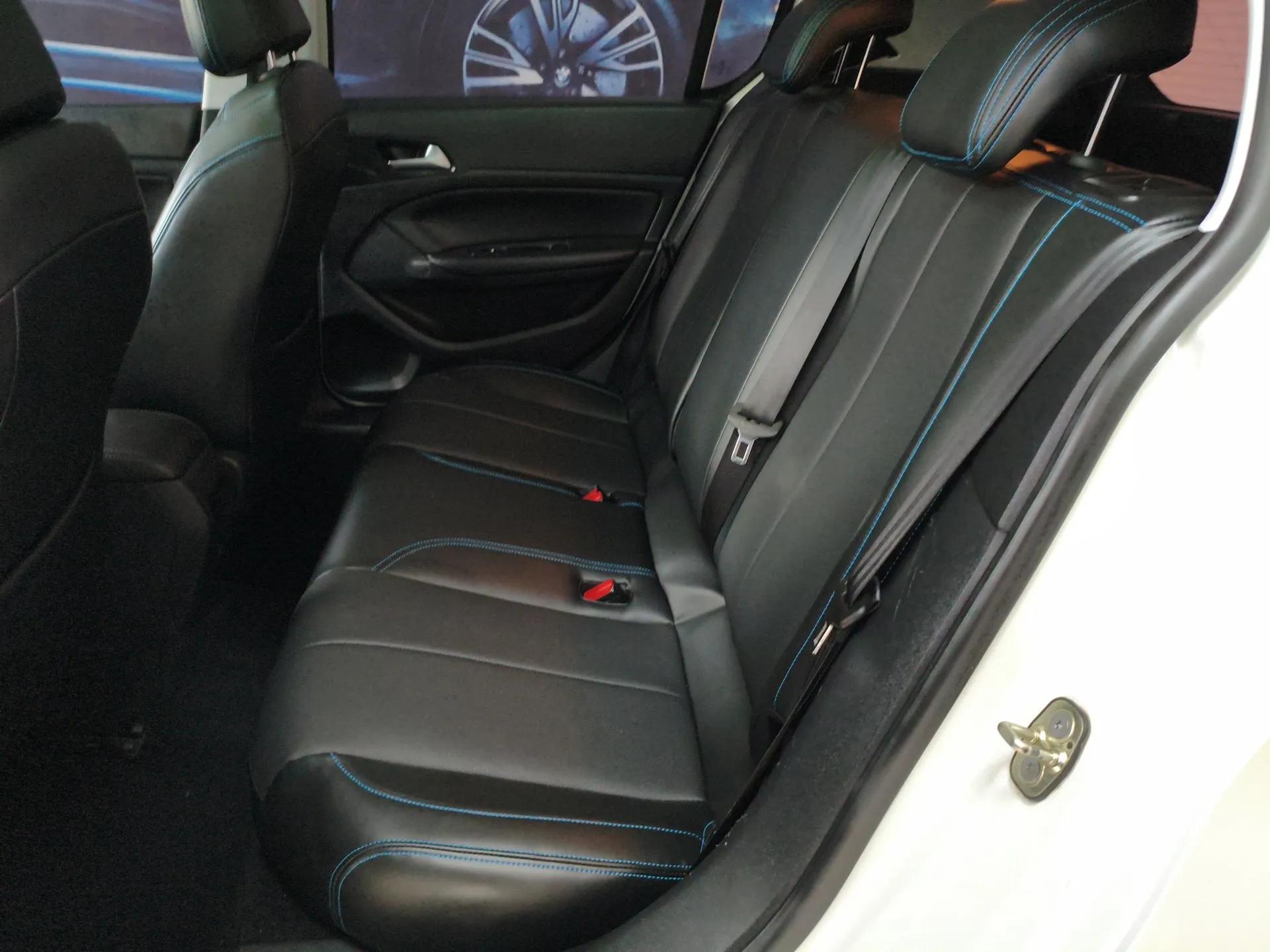 Peugeot 308S 2015 1.2T Automatic Jingchi Edition — миниатюра 19