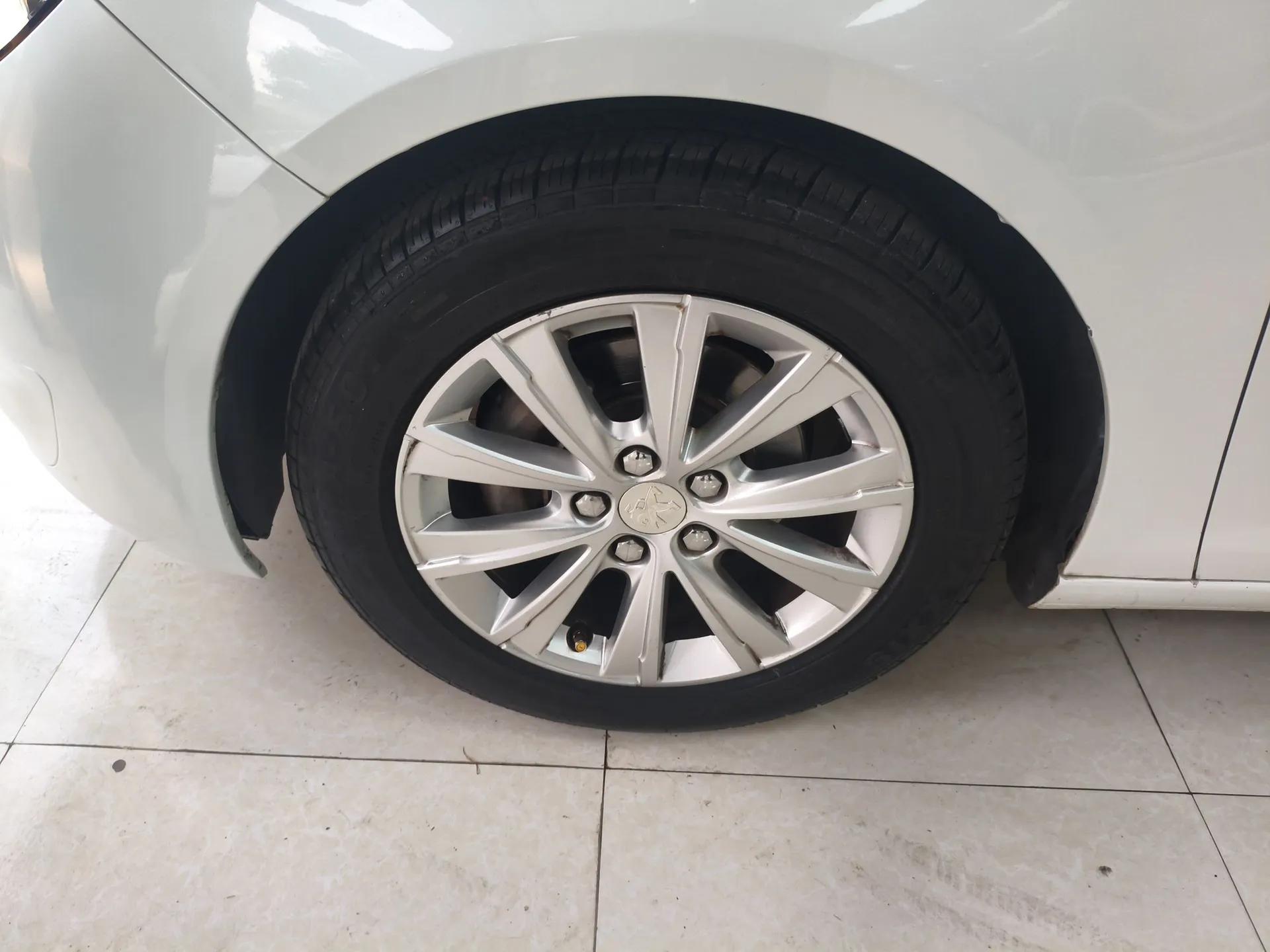 Peugeot 308S 2015 1.2T Automatic Jingchi Edition — миниатюра 9