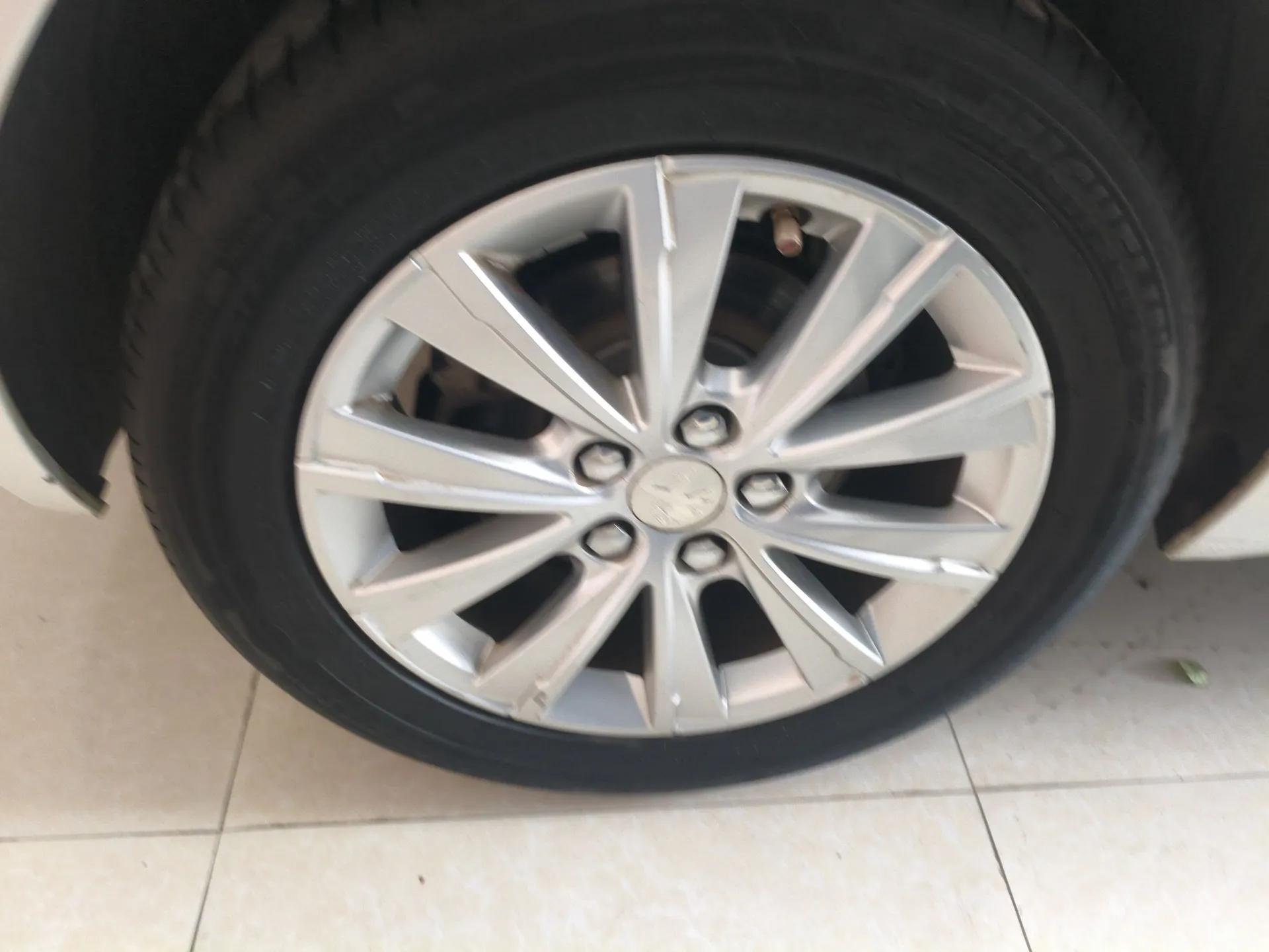 Peugeot 308S 2015 1.2T Automatic Jingchi Edition — миниатюра 10