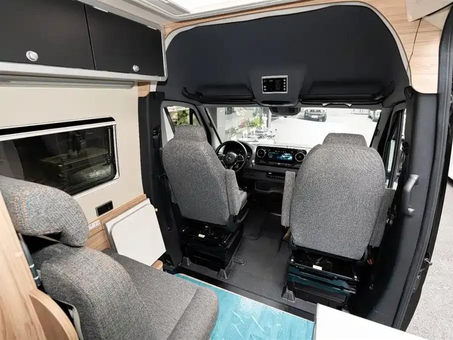 2023 Sprinter Motorhome 2.0L Automatic — миниатюра 13