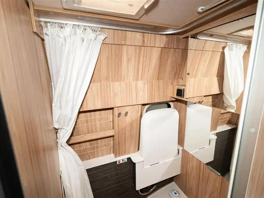 2023 Sprinter Motorhome 2.0L Automatic — миниатюра 17