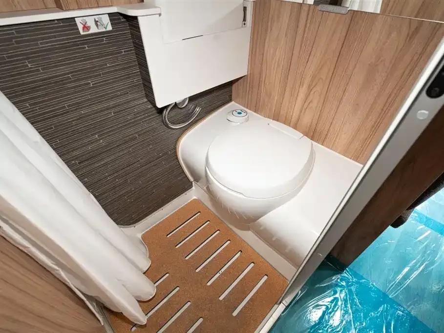 2023 Sprinter Motorhome 2.0L Automatic — миниатюра 18