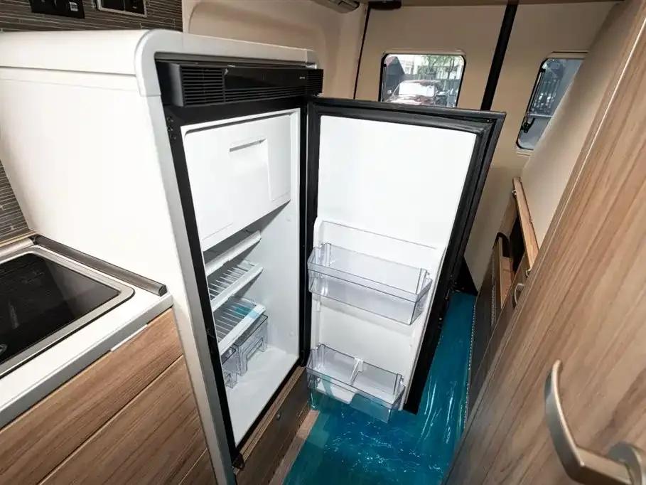 2023 Sprinter Motorhome 2.0L Automatic — миниатюра 20