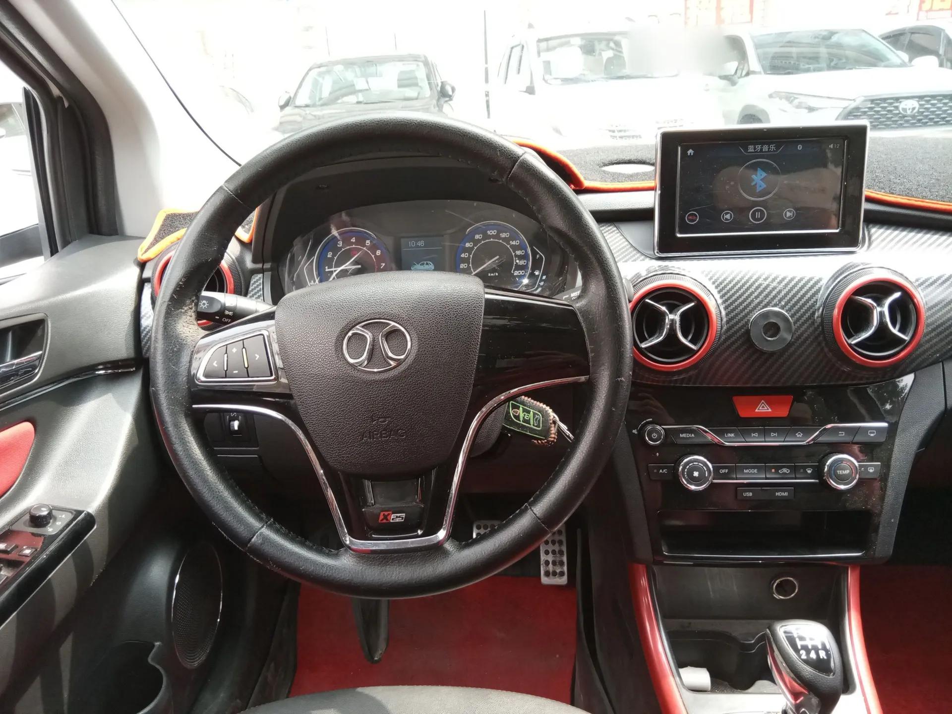 BAIC Senova X25 2015 1.5L Manual Elite Edition — миниатюра 11