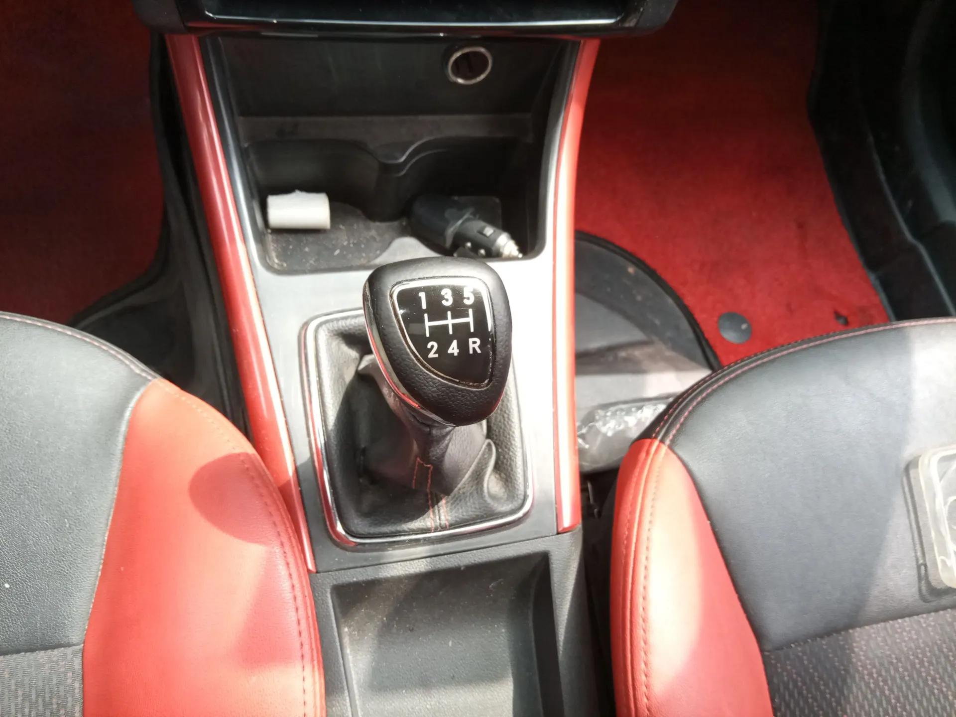 BAIC Senova X25 2015 1.5L Manual Elite Edition — миниатюра 15