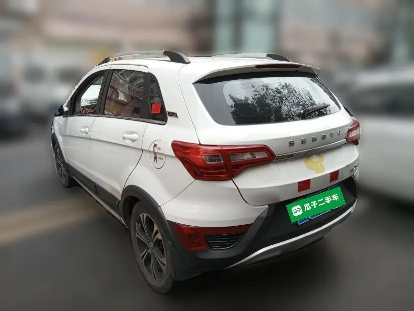 BAIC Senova X25 2015 1.5L Manual Elite Edition — миниатюра 4
