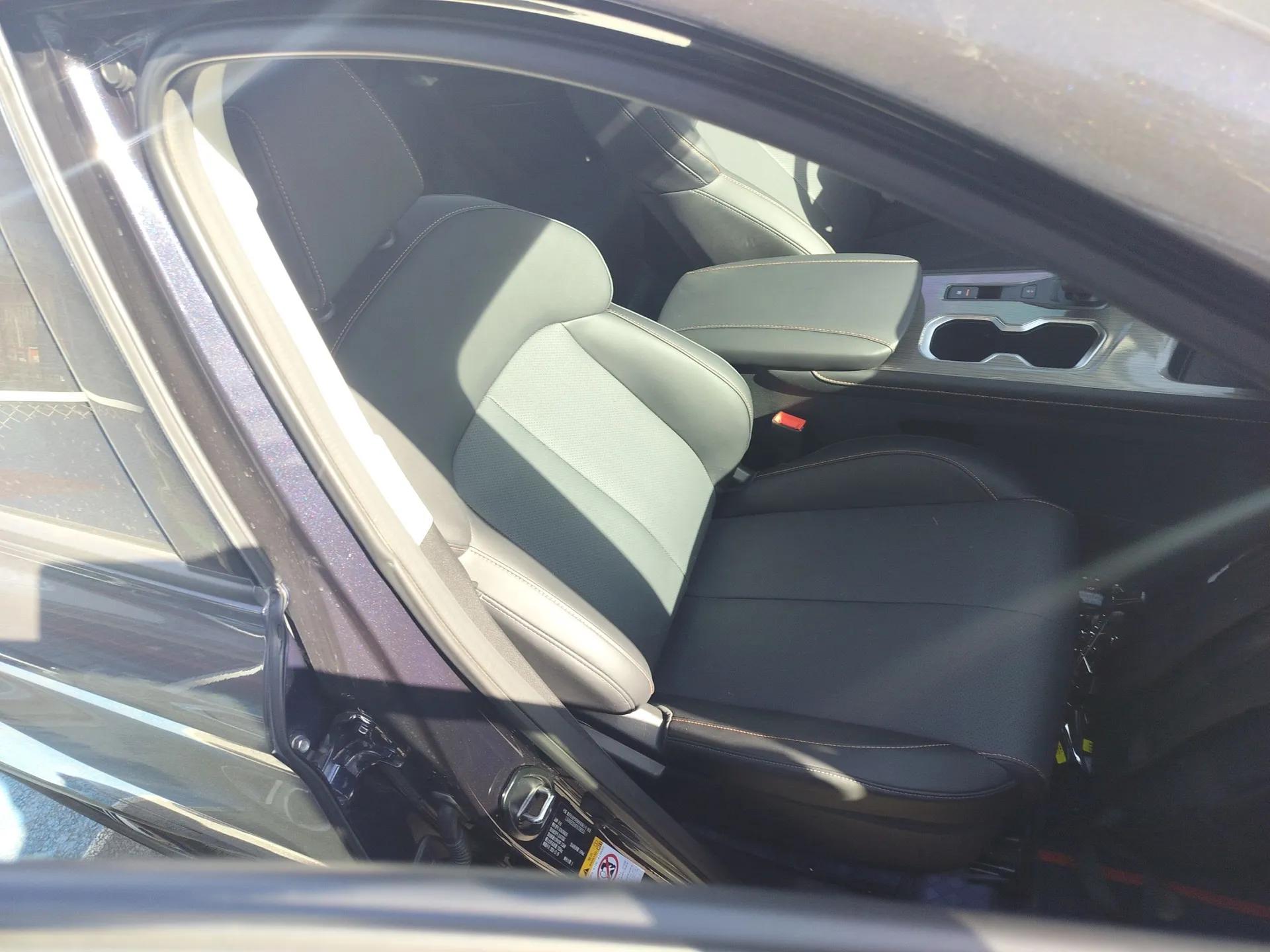 CHANGAN X7 PLUS 2024 1.5T Automatic Luxury Edition 5 Seats — миниатюра 23