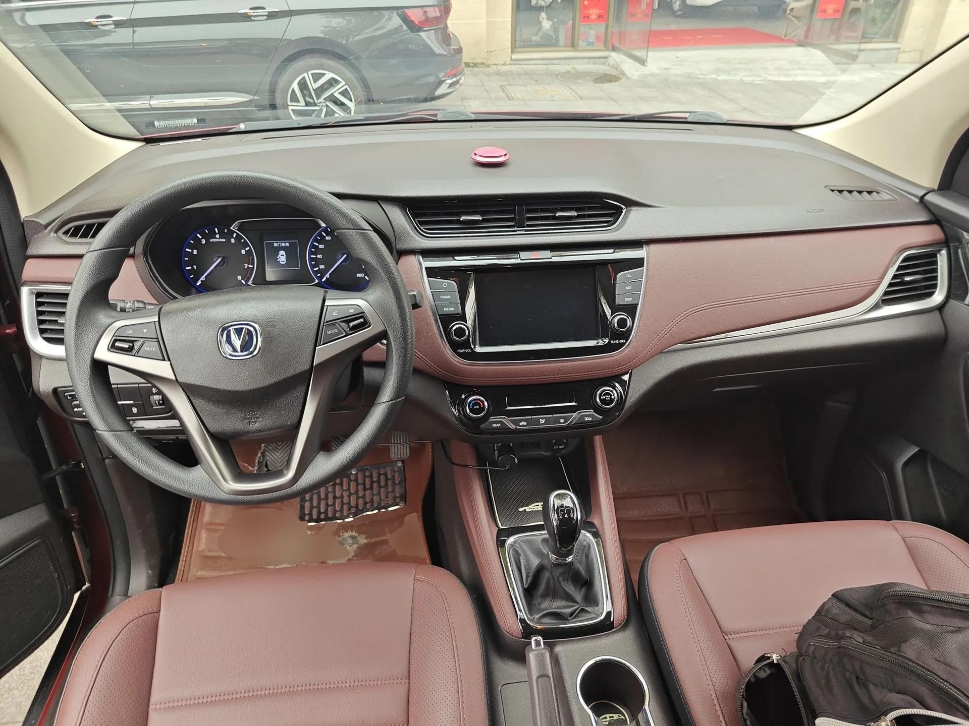 CHANGAN Lingxuan 2017 1.6L Manual Elite Model — миниатюра 13