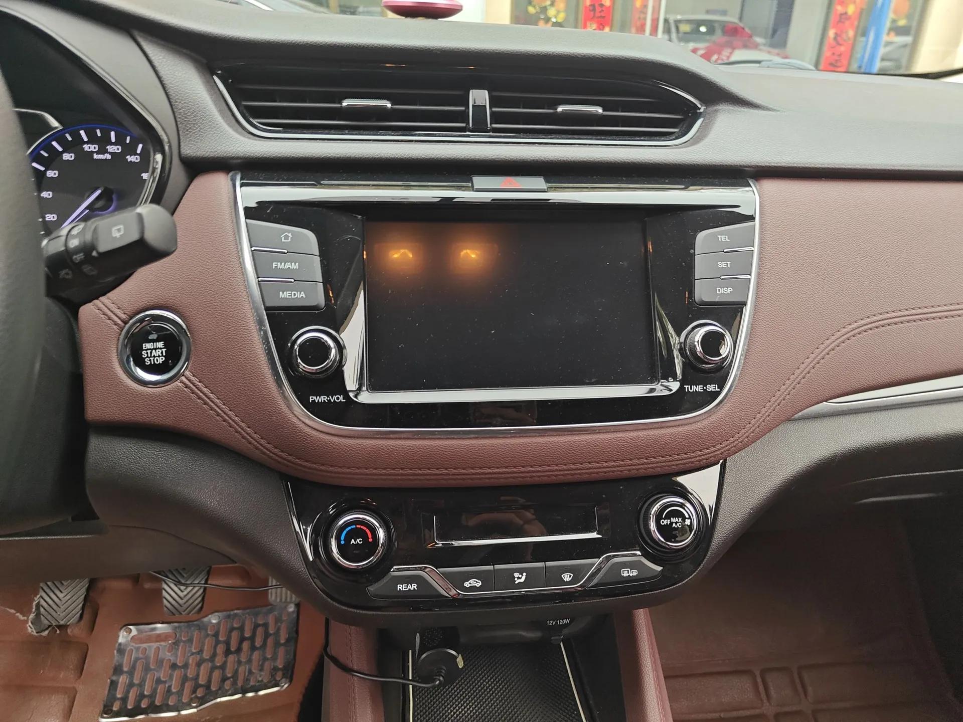 CHANGAN Lingxuan 2017 1.6L Manual Elite Model — миниатюра 16