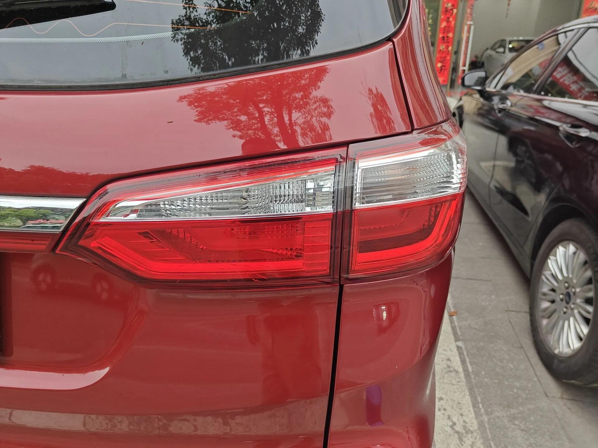 CHANGAN Lingxuan 2017 1.6L Manual Elite Model — миниатюра 7