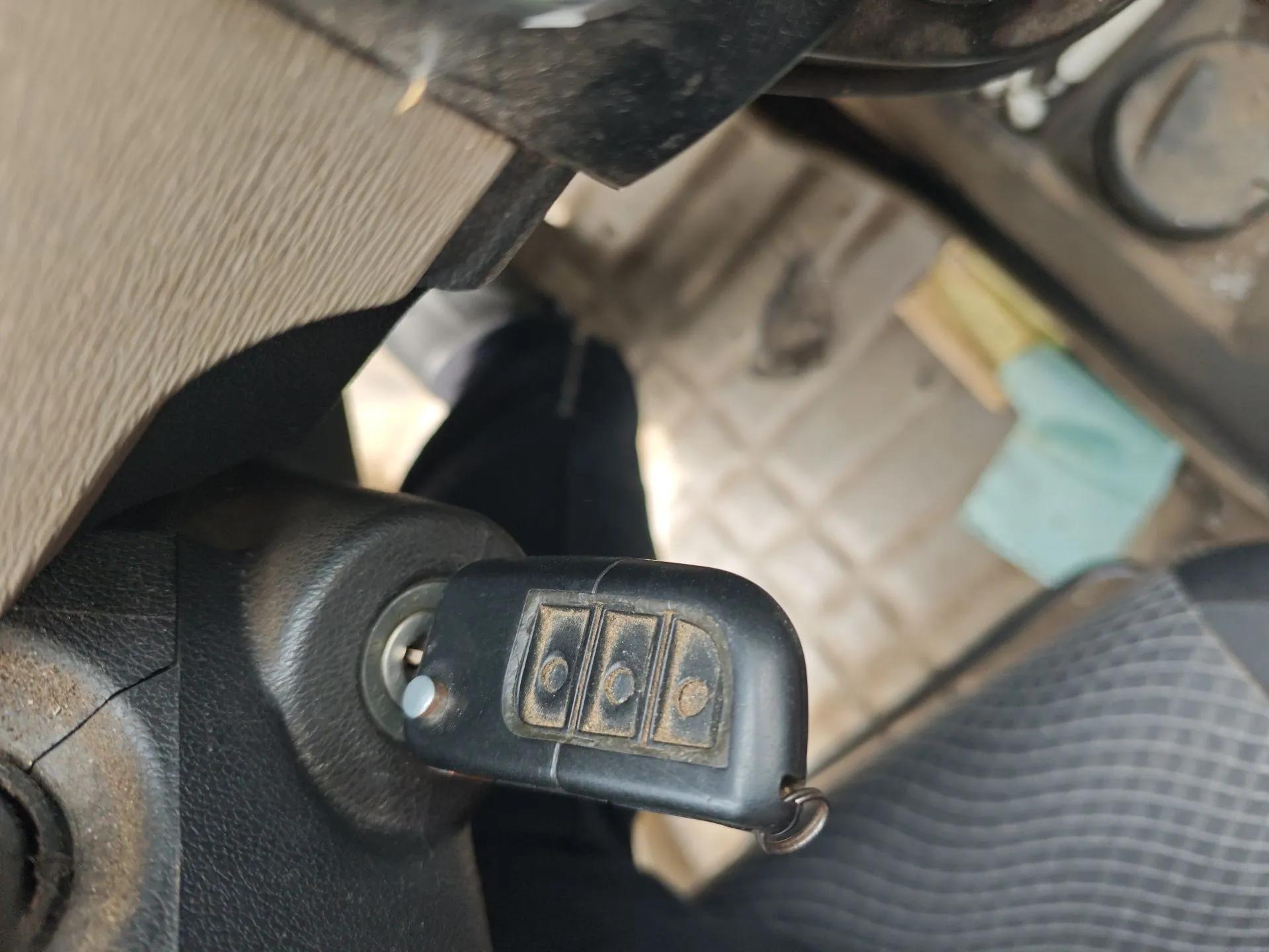 CHANGAN OSHAN Olisway 2013 1.2L Manual Elite Model — миниатюра 9