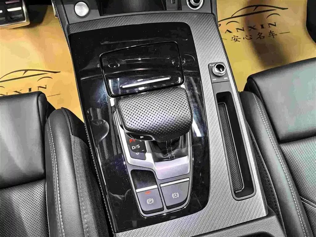 Audi Q5L 2025 45th Anniversary Edition 45 TFSI Luxury Dynamic — миниатюра 13