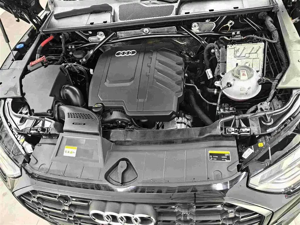 Audi Q5L 2025 45th Anniversary Edition 45 TFSI Luxury Dynamic — миниатюра 22
