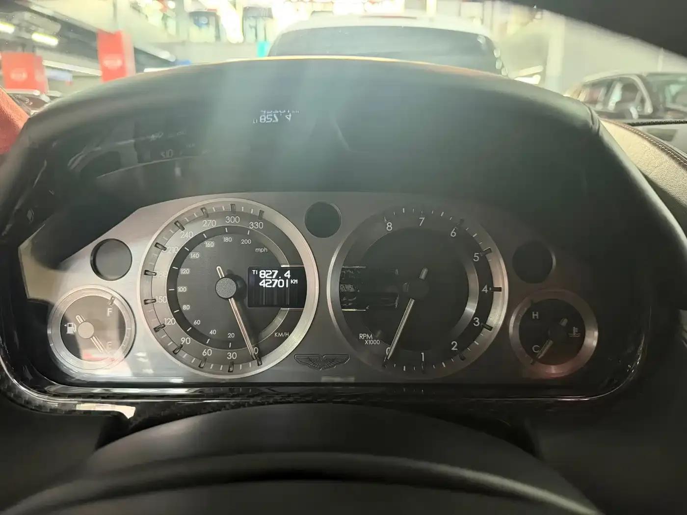 Aston Martin DB9 2007 6.0L Manual Coupe — миниатюра 8