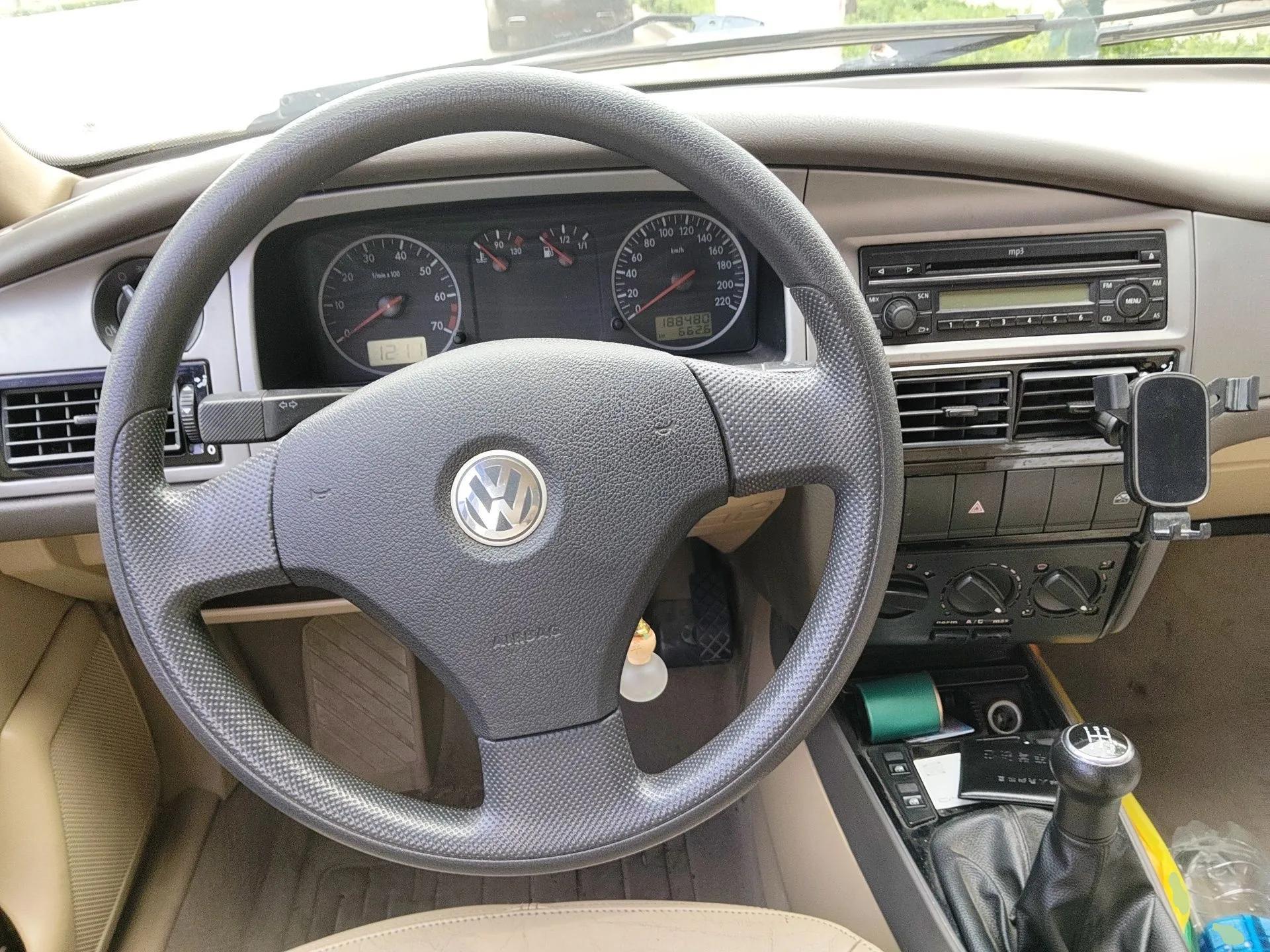 Volkswagen Santana Vista 2008 1.8L Manual Sishang Model — миниатюра 11