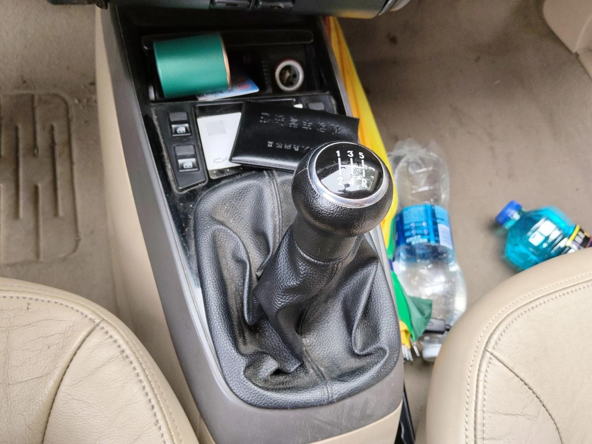 Volkswagen Santana Vista 2008 1.8L Manual Sishang Model — миниатюра 15