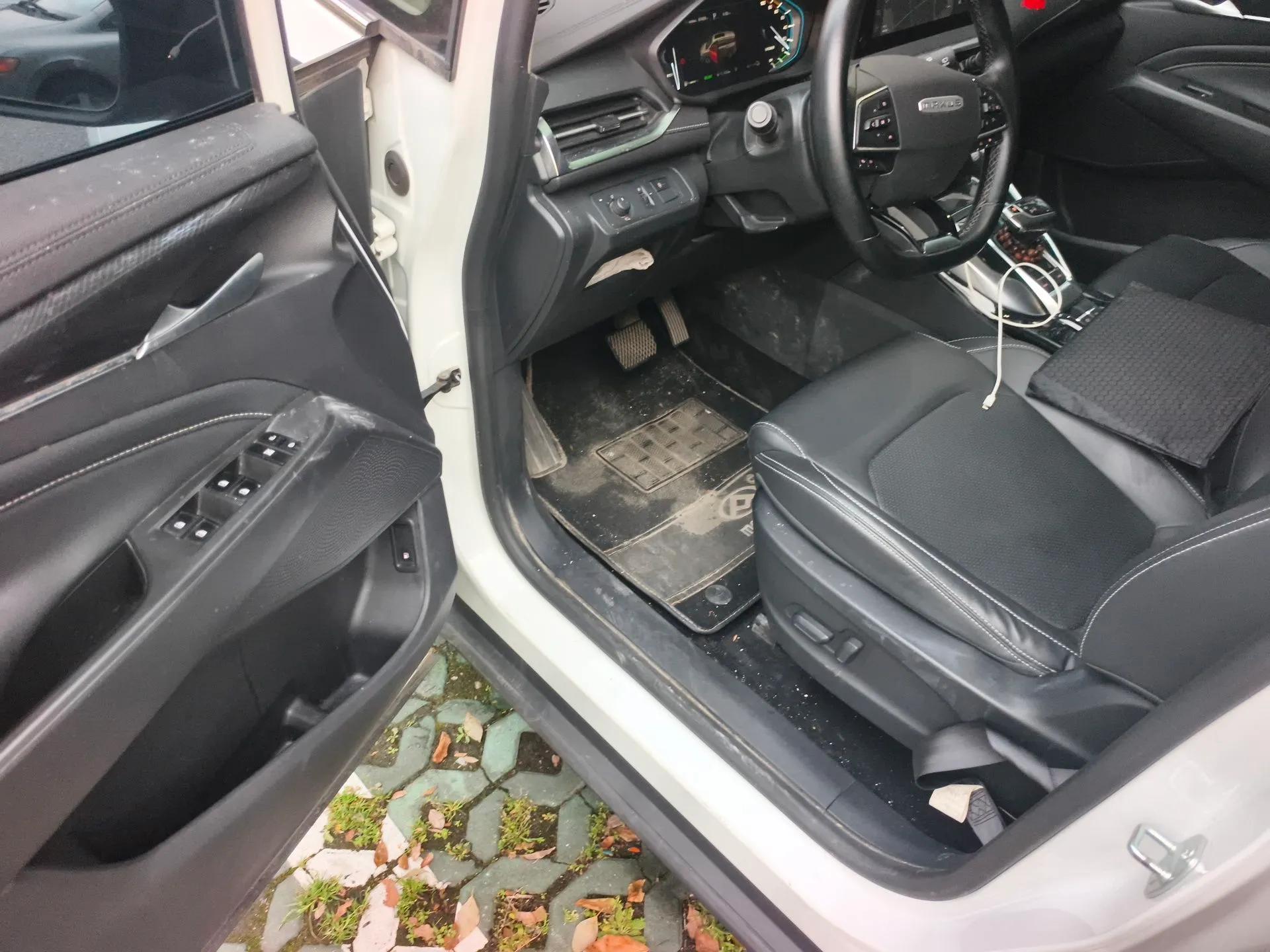 SAIC MAXUS EUNIQ 5 2020 1.3T PLUG-IN Luxury Edition — миниатюра 17