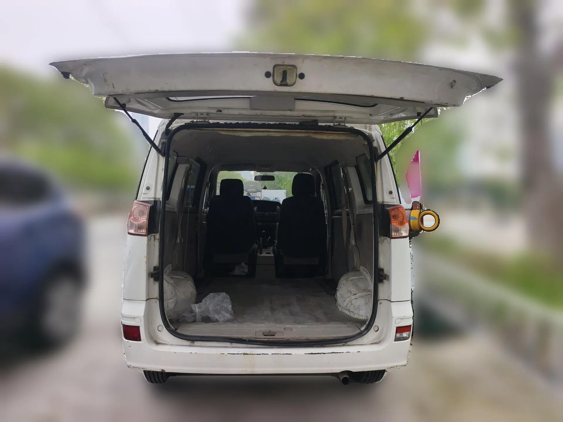 Dongfeng Shuaike 2013 Revised Version 1.5L Manual Standard Trim 5 Seats China V Emission Standard — миниатюра 20