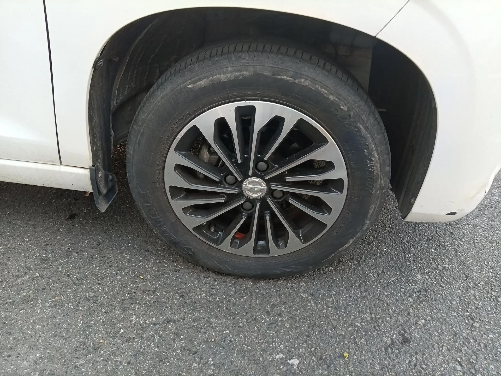 Dongfeng Fengon 380 2022 1.5L Comfort-Class Passenger Vehicle (Steel Spring) with 7 Seats — миниатюра 8