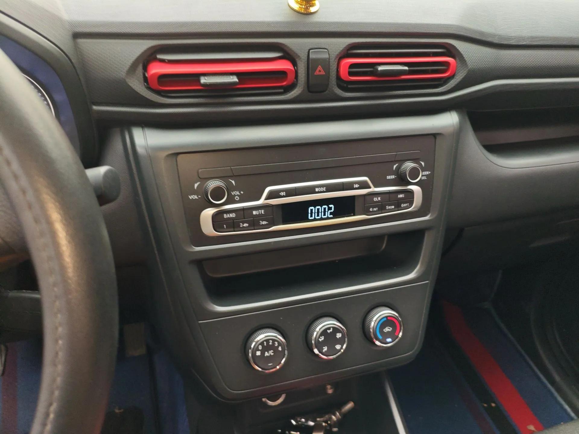 Dongfeng Fengon 380 2022 1.5L Luxury Edition Passenger Vehicle 5 Seats — миниатюра 14