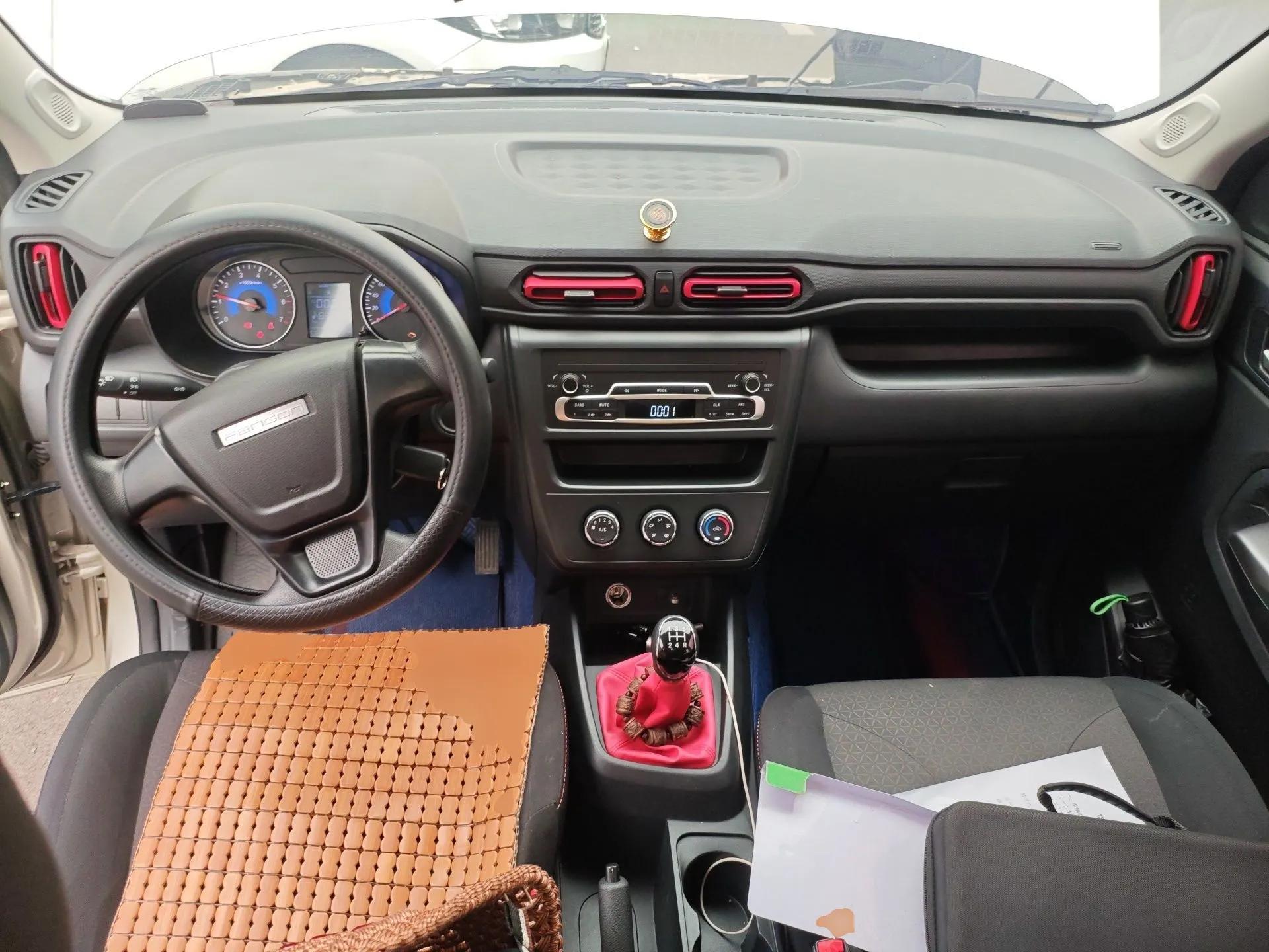 Dongfeng Fengon 380 2022 1.5L Luxury Edition Passenger Vehicle 5 Seats — миниатюра 10