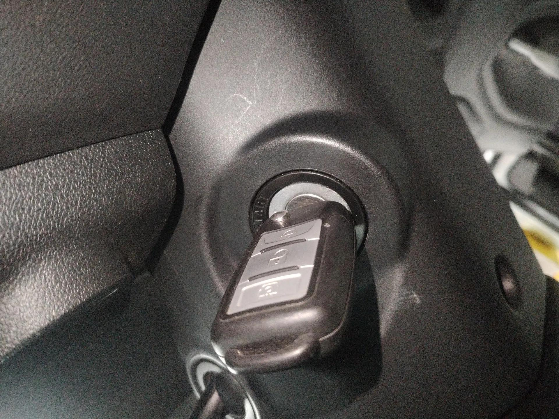 Dongfeng Fengon 380 2022 1.5L Standard Edition 7-Seater Passenger Vehicle — миниатюра 22