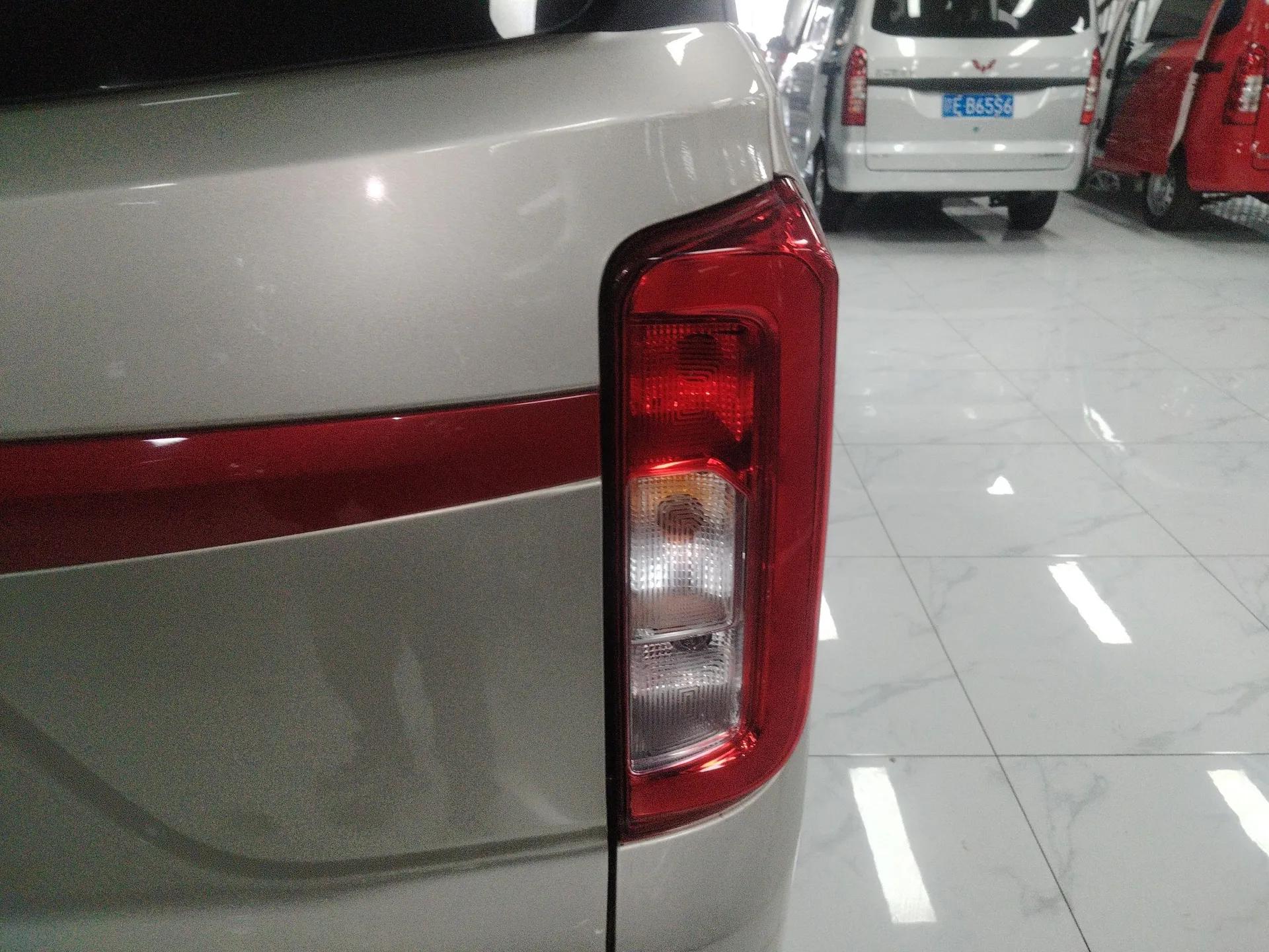 Dongfeng Fengon 380 2022 1.5L Standard Edition 7-Seater Passenger Vehicle — миниатюра 8