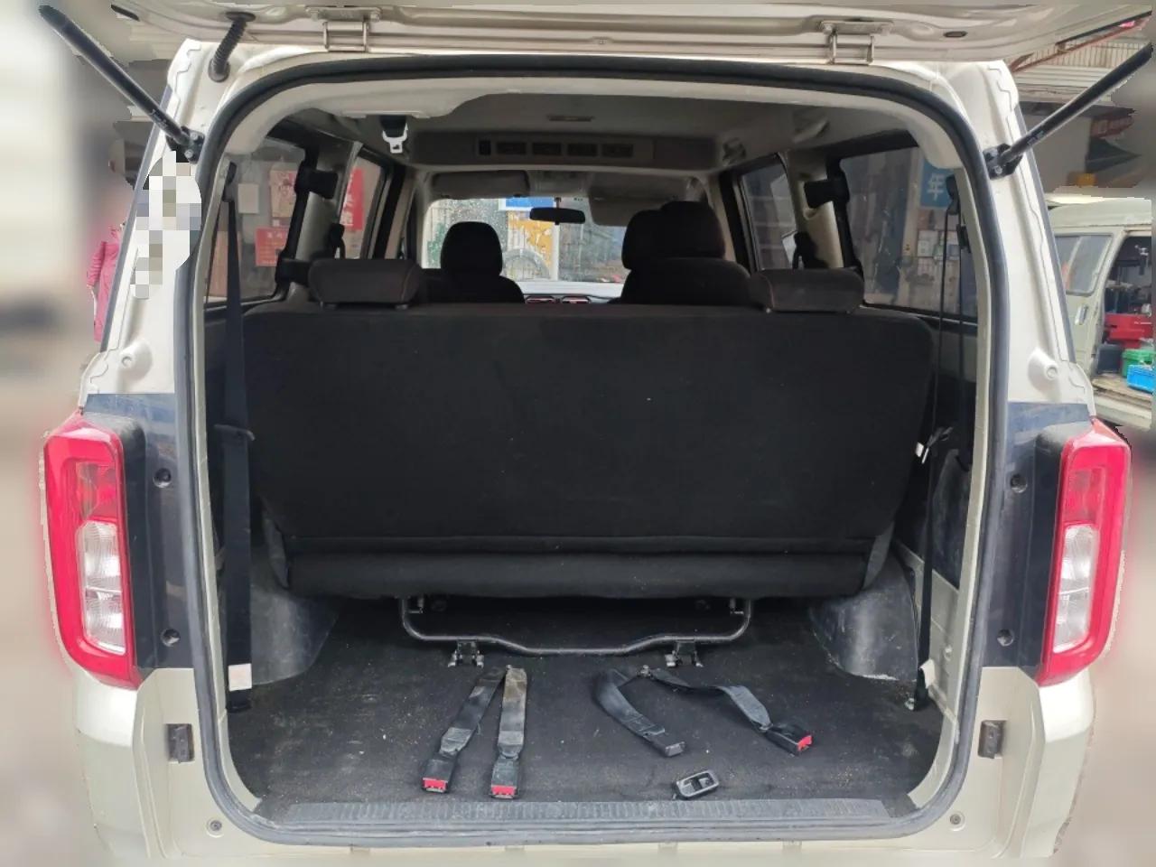 Dongfeng Fengon 380 2022 1.5L Comfort-Class Passenger Vehicle (Steel Spring) with 7 Seats — миниатюра 20