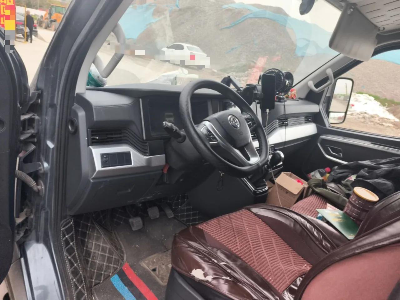 Dongfeng Yufeng 2023 V9+ 2.3T Manual Rear-Drive Dual Rear Tires Long Wheelbase High-Roof 3-Seater Cargo Van — миниатюра 11