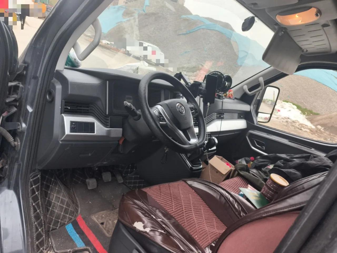 Dongfeng Yufeng 2023 V9+ 2.3T Manual Rear-Drive Dual Rear Tires Long Wheelbase High-Roof 3-Seater Cargo Van — миниатюра 10