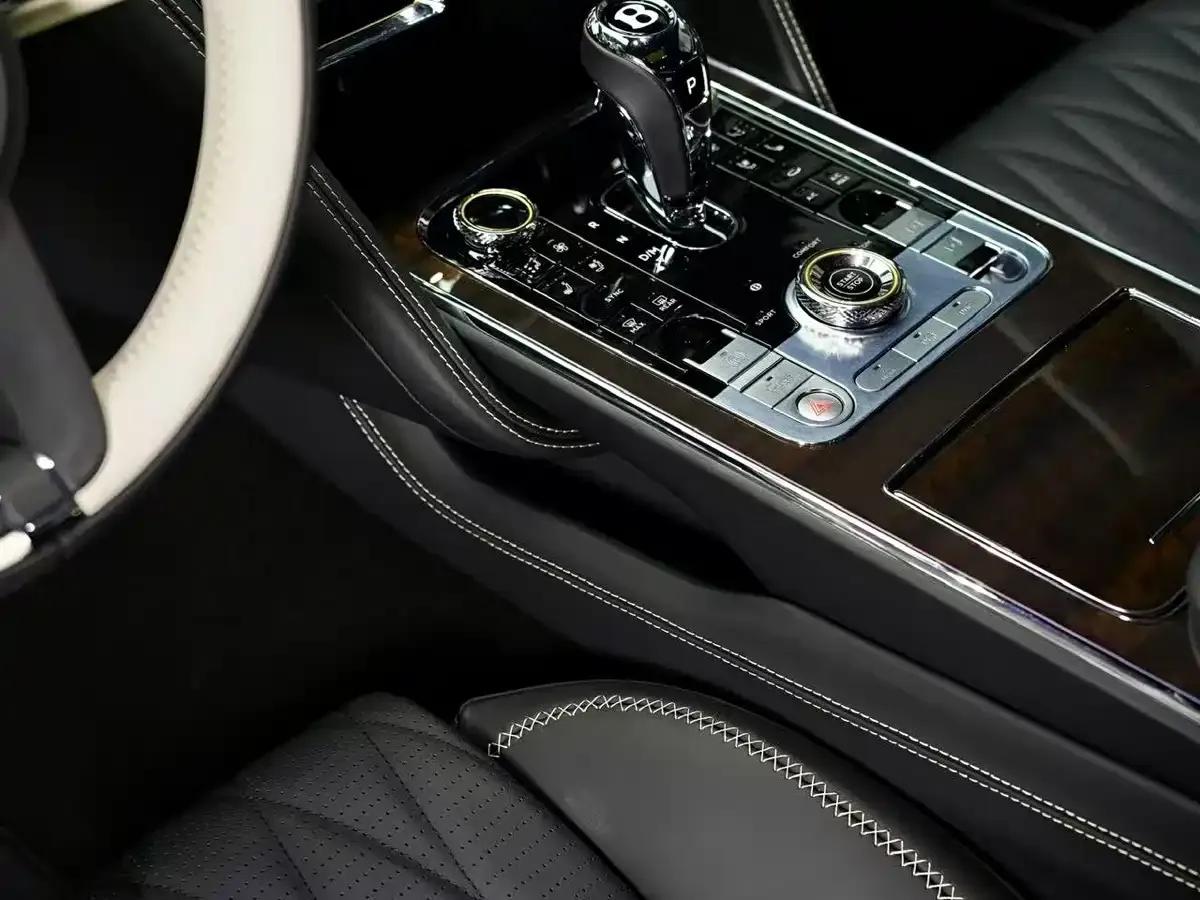 2022 Flying Spur Plug-in Hybrid 2.9T V6 — миниатюра 6
