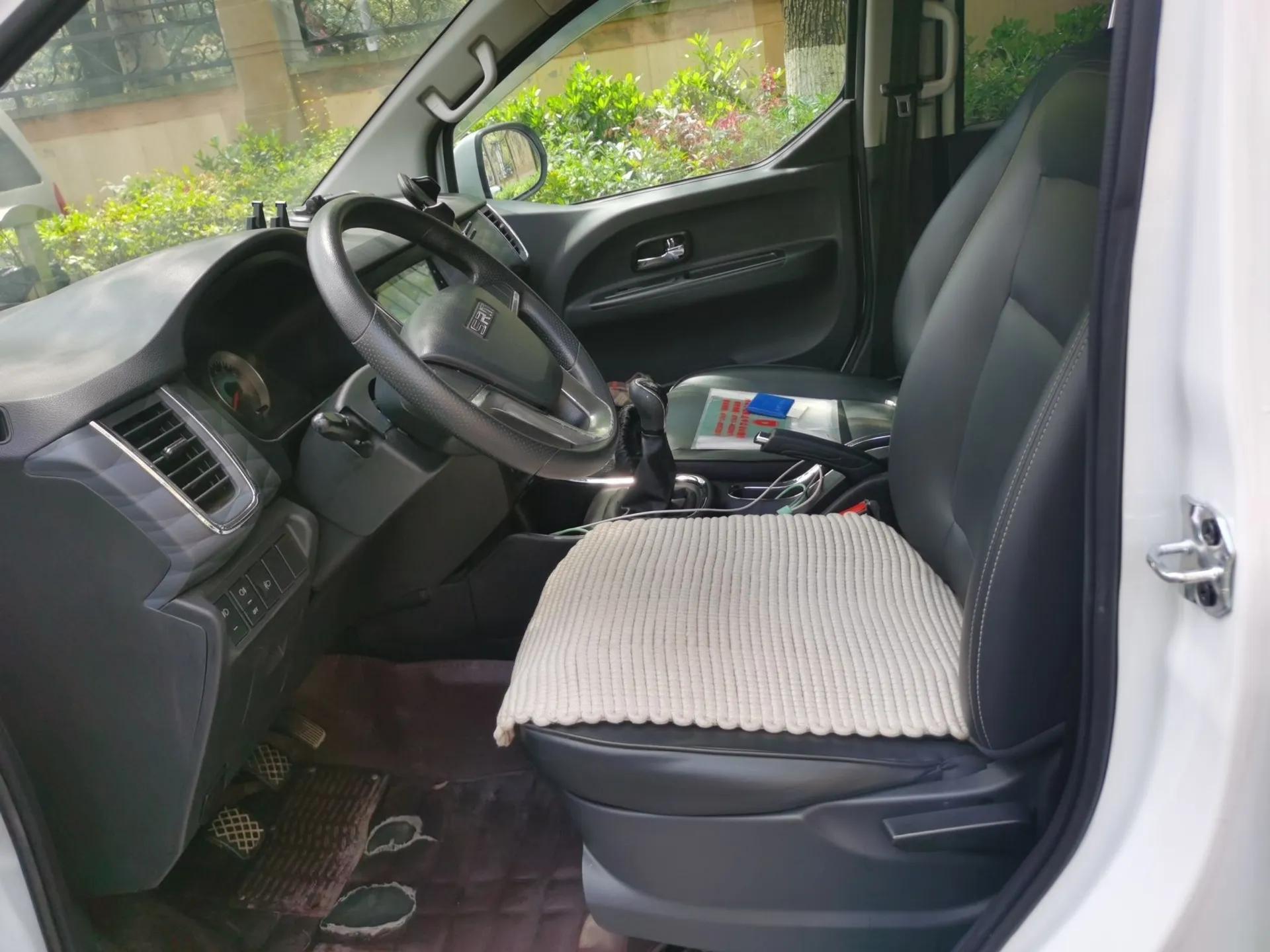 Jinbei Gold Hiace 2021 2.0L Passenger Van Travel Lion 7-Seater — миниатюра 14