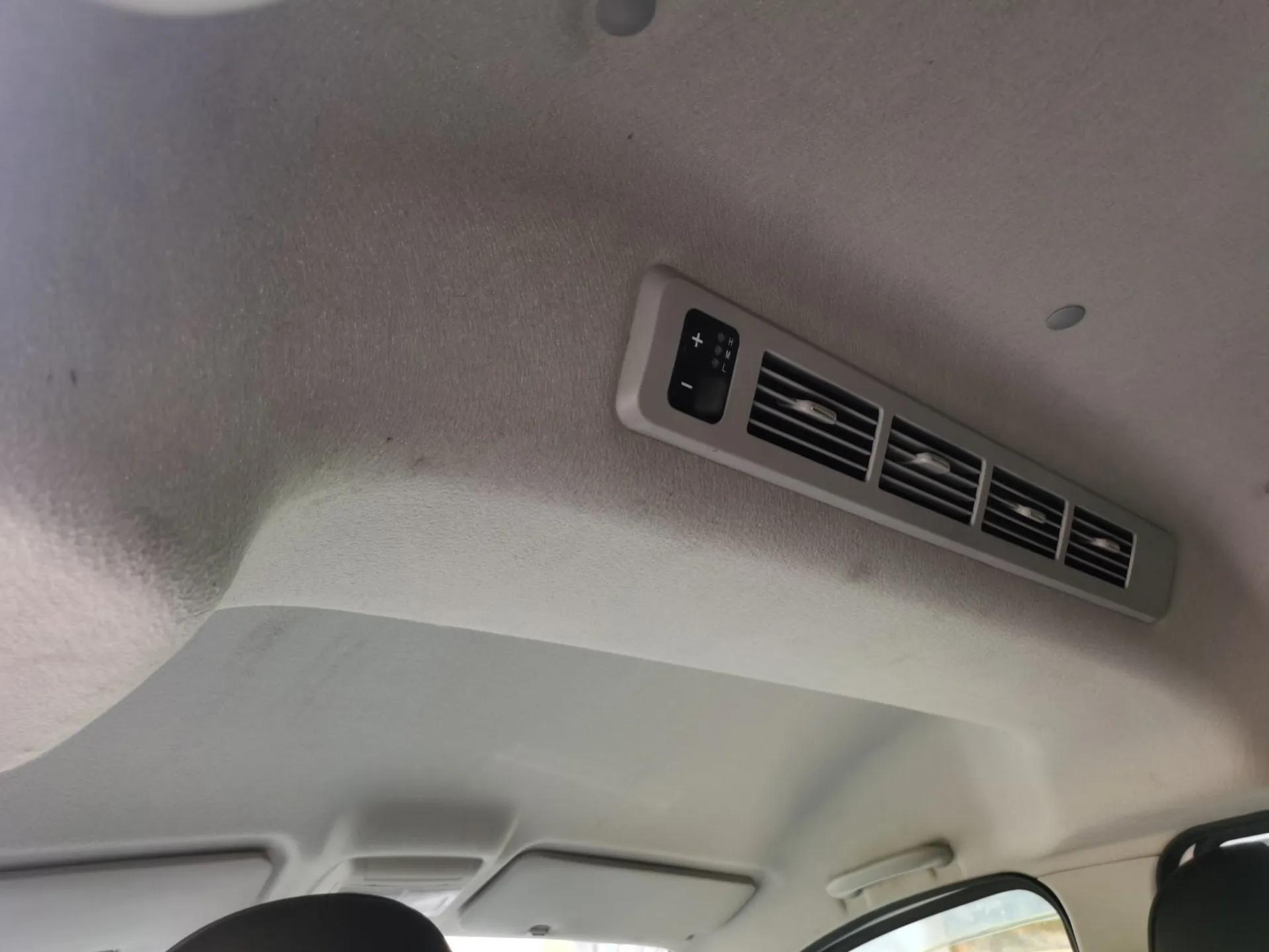 Jinbei Gold Hiace 2021 2.0L Passenger Van Travel Lion 7-Seater — миниатюра 15
