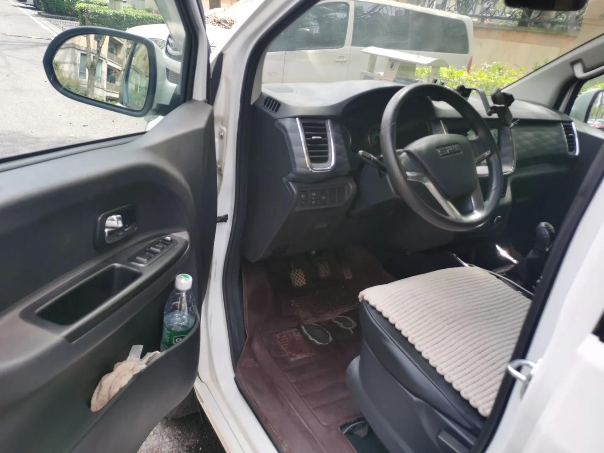 Jinbei Gold Hiace 2021 2.0L Passenger Van Travel Lion 7-Seater — миниатюра 19