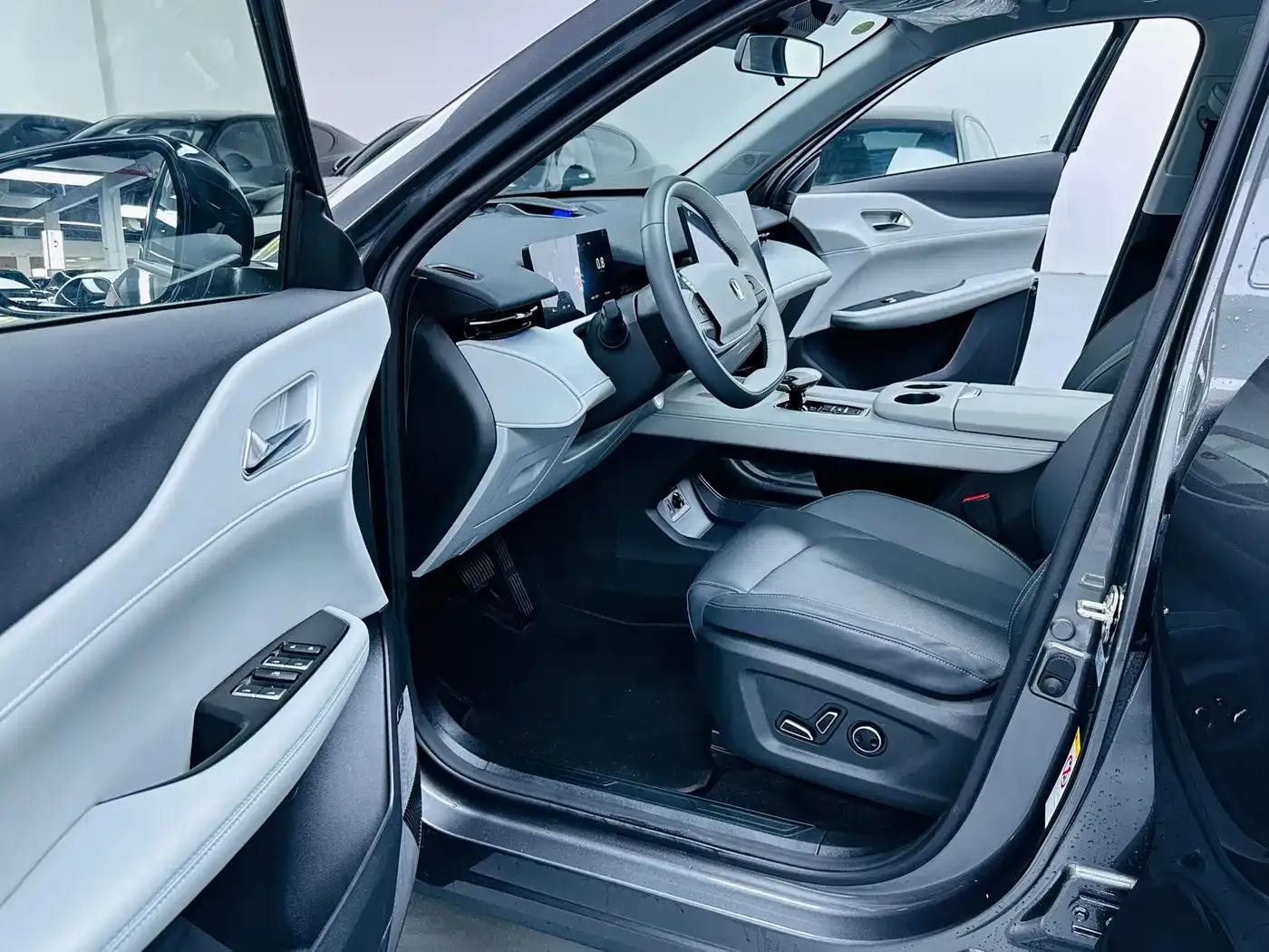 Changan UNI-Z 2025 1.5T Premium Edition — миниатюра 4