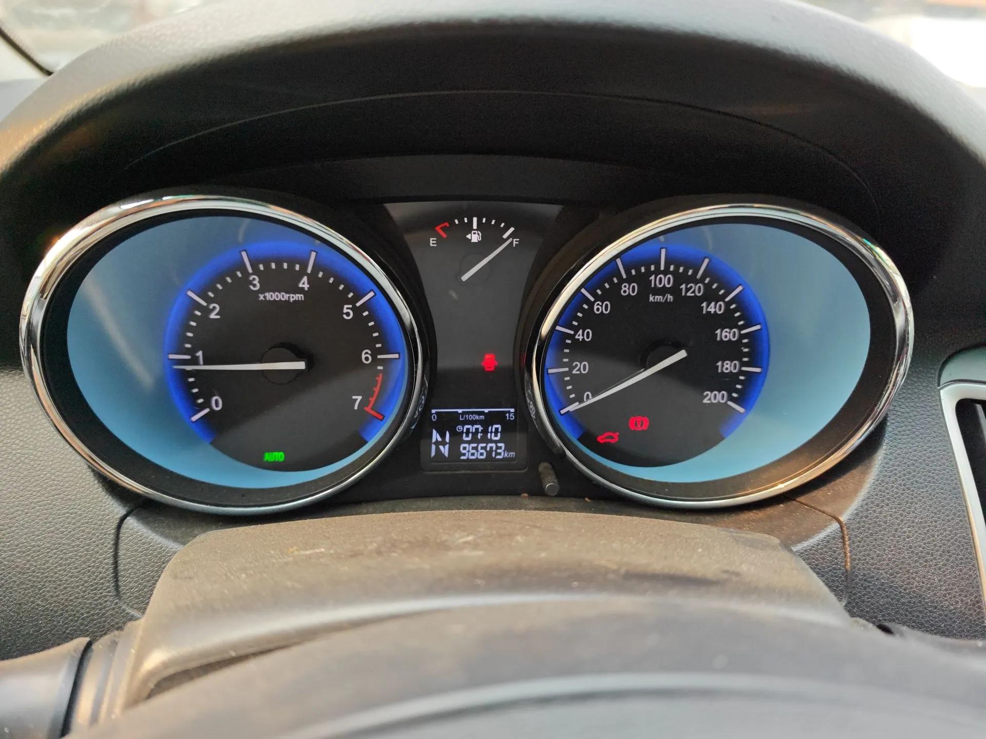 Cowin C3 2015 1.5L AMT Gold Diamond Edition — миниатюра 12