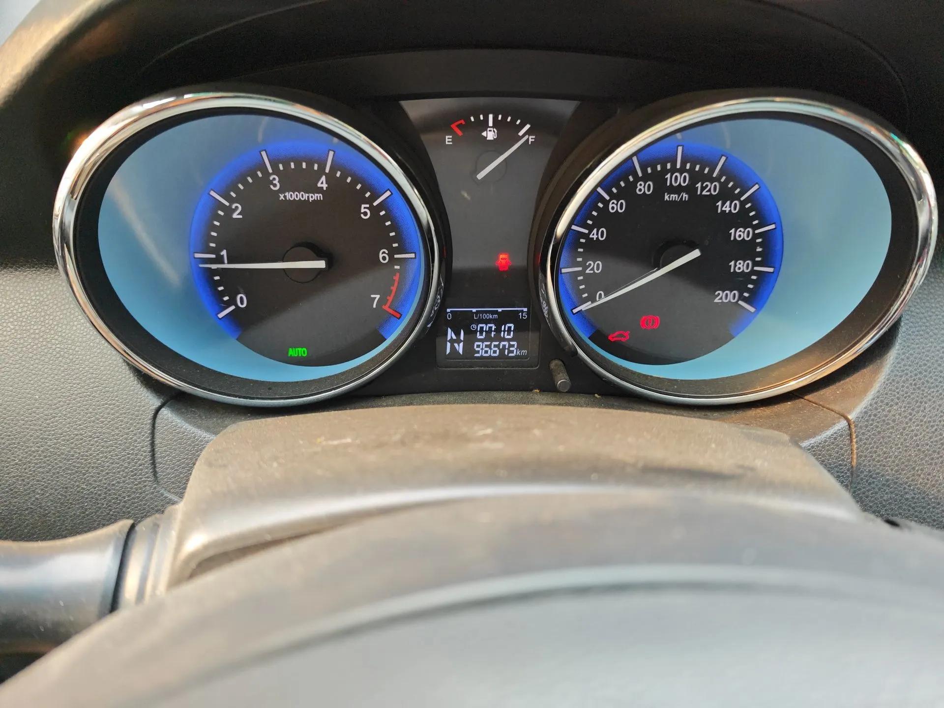 Cowin C3 2015 1.5L AMT Gold Diamond Edition — миниатюра 13