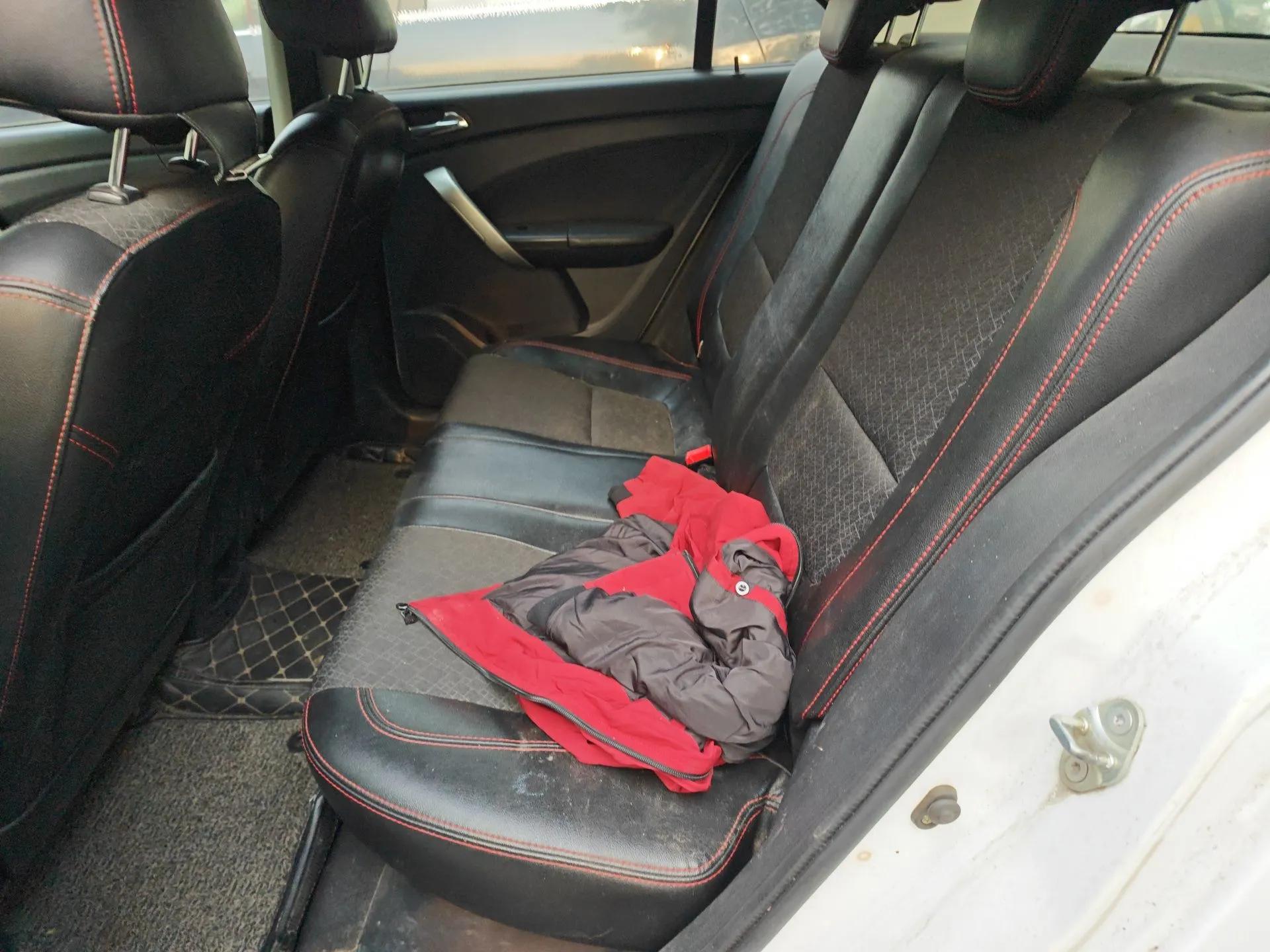 Cowin C3 2015 1.5L AMT Gold Diamond Edition — миниатюра 18
