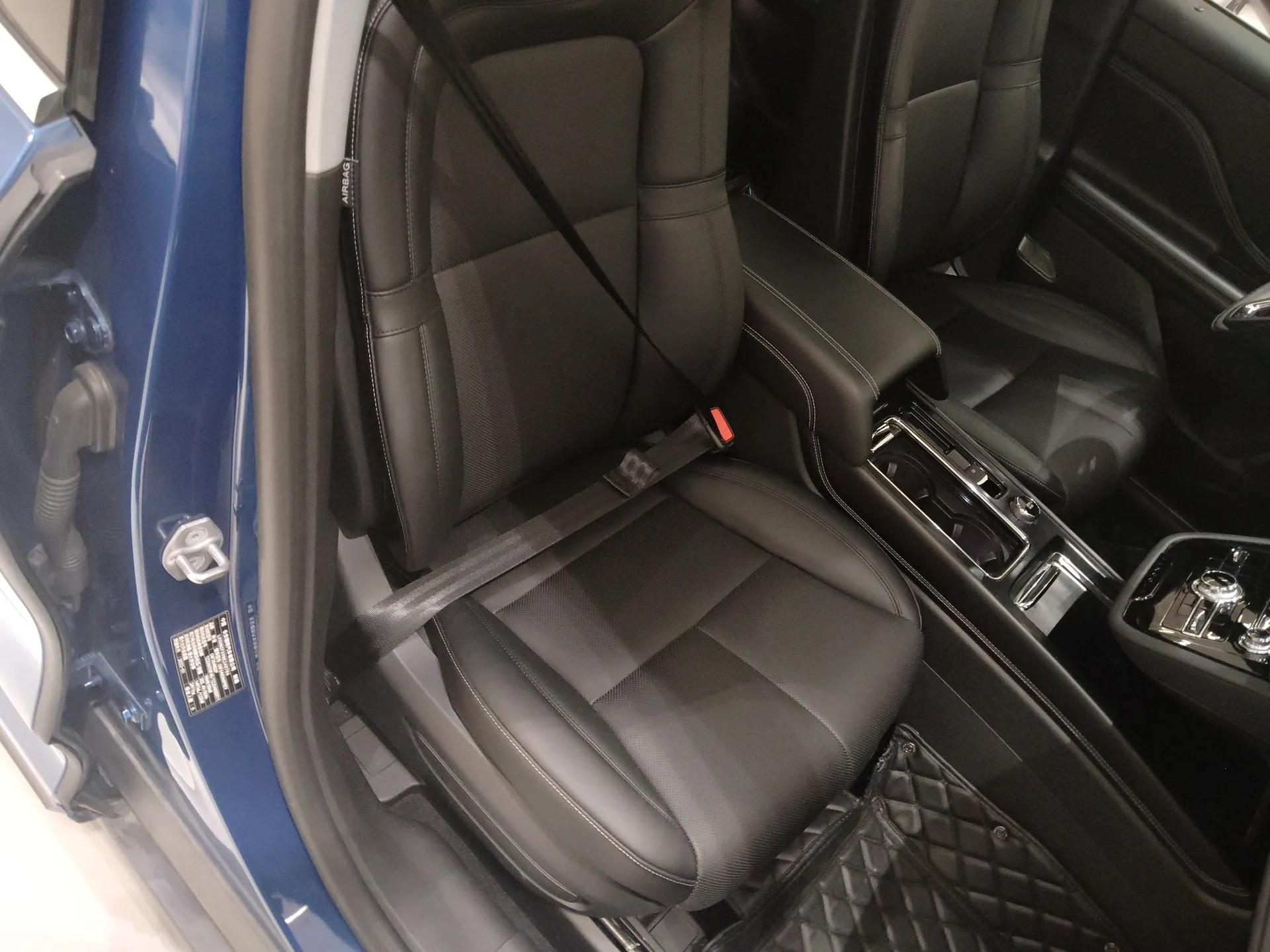 Lincoln Corsair New Energy 2021 PHEV Four-Wheel Drive e-Enjoy Edition — миниатюра 23