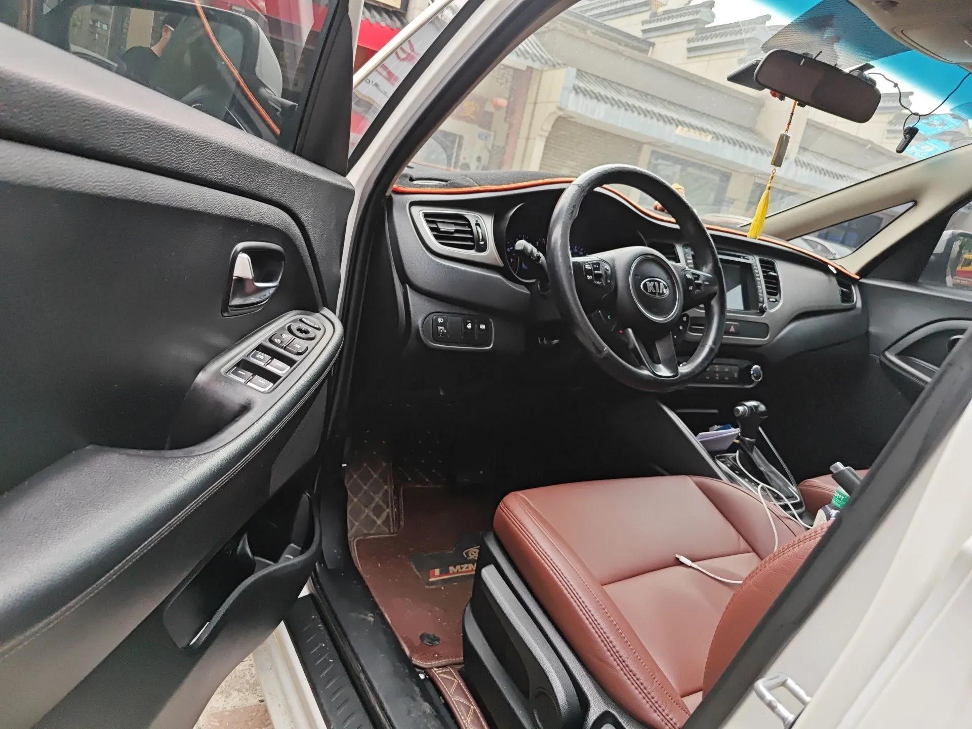 Kia Carens 2013 2.0L 5-Seater Automatic Standard Version China V Standard — миниатюра 17