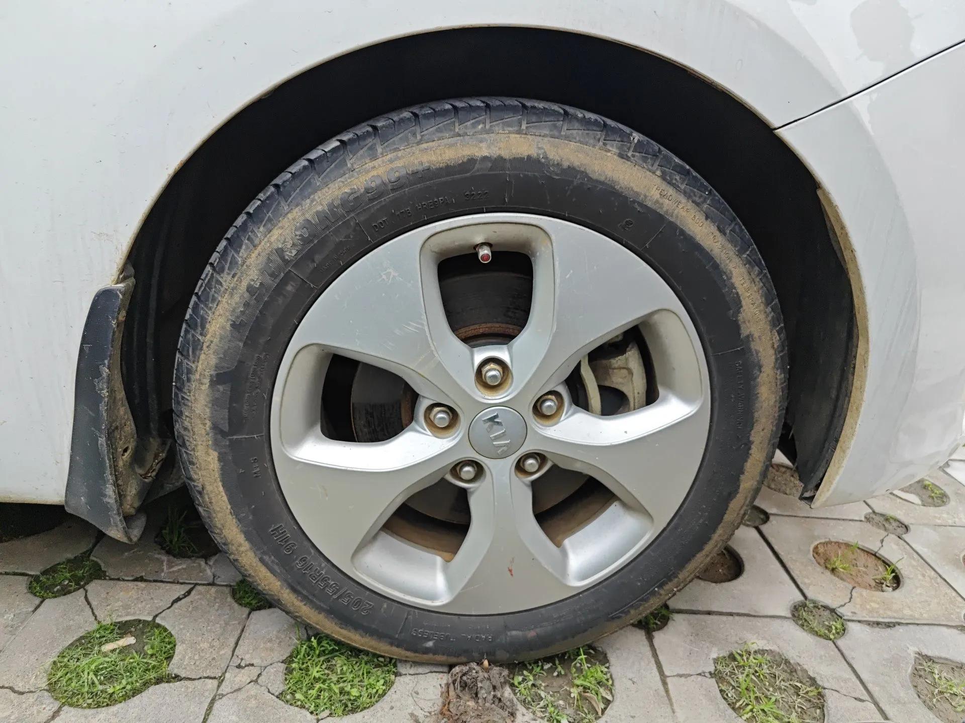Kia Carens 2013 2.0L 5-Seater Automatic Standard Version China V Standard — миниатюра 8
