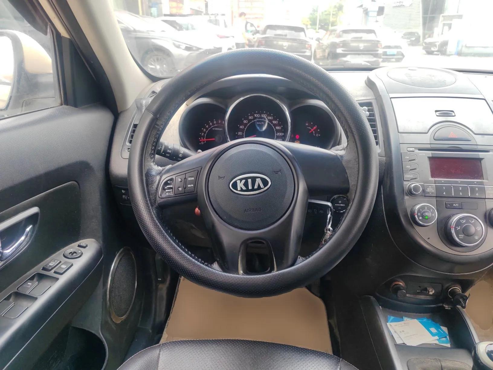 Kia Soul 2012 1.6L MT GLS — миниатюра 11