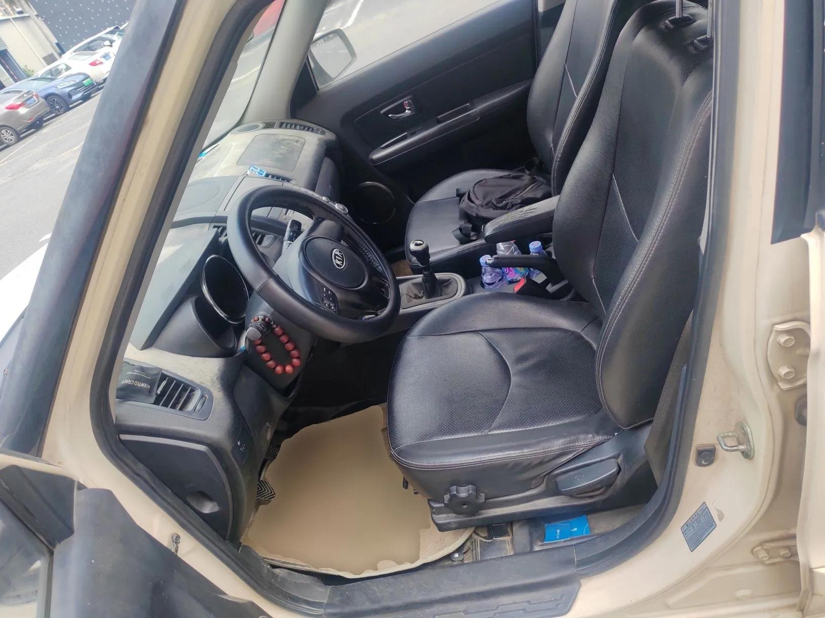Kia Soul 2012 1.6L MT GLS — миниатюра 16