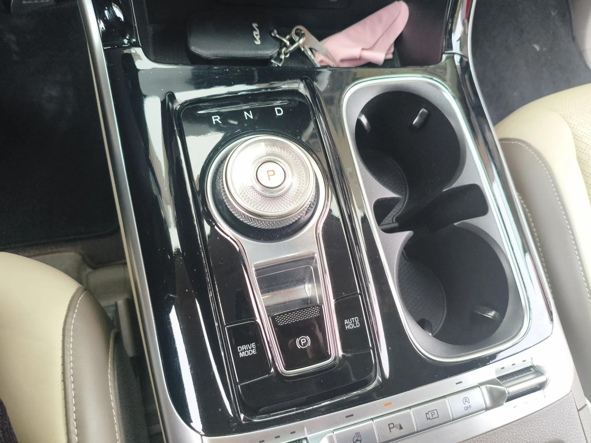 Kia Carnival 2021 2.0T Flagship Edition — миниатюра 15