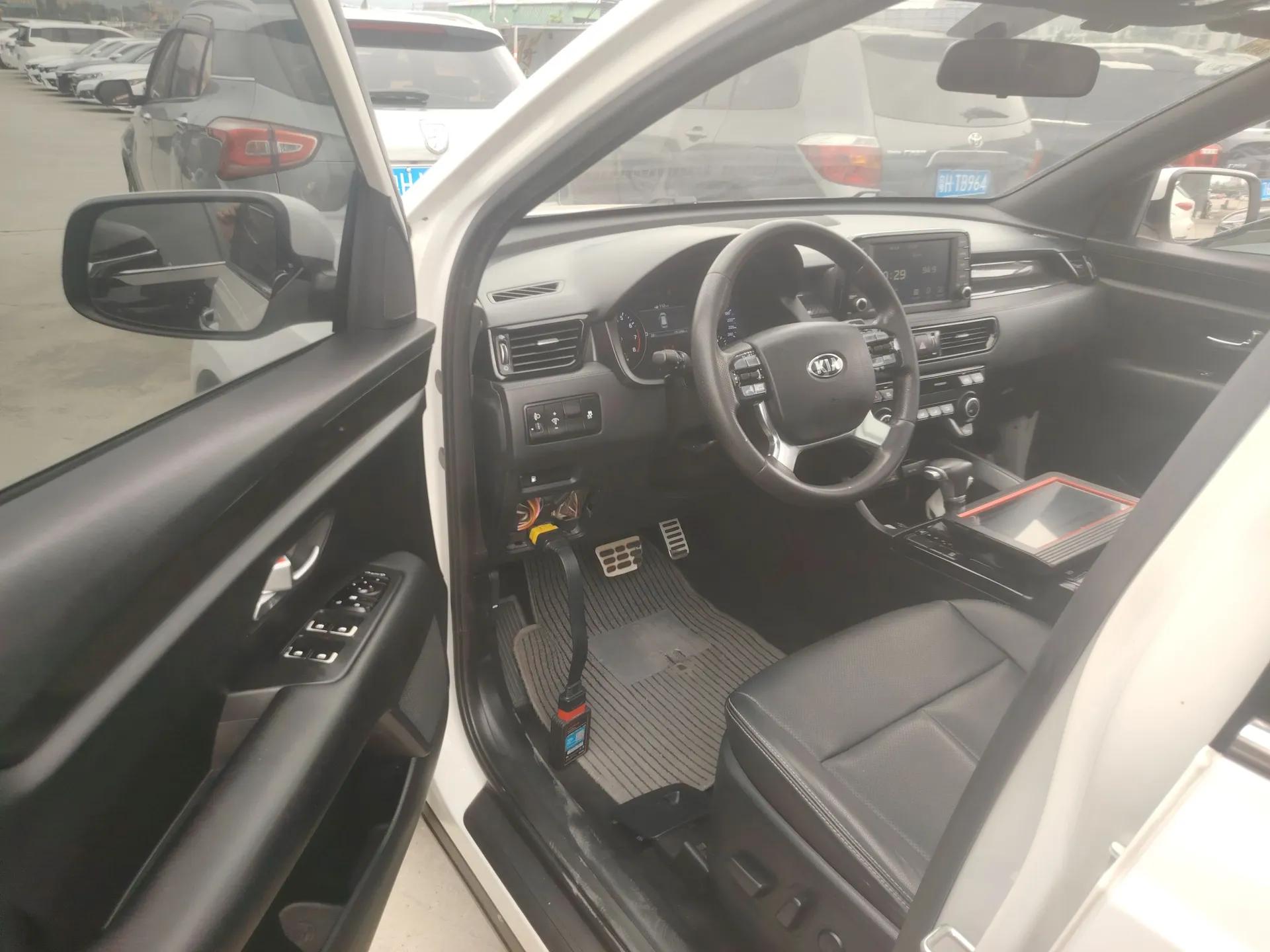 Kia KX7 2017 2.0T Automatic Two-Wheel Drive GLS 7-Seater — миниатюра 19
