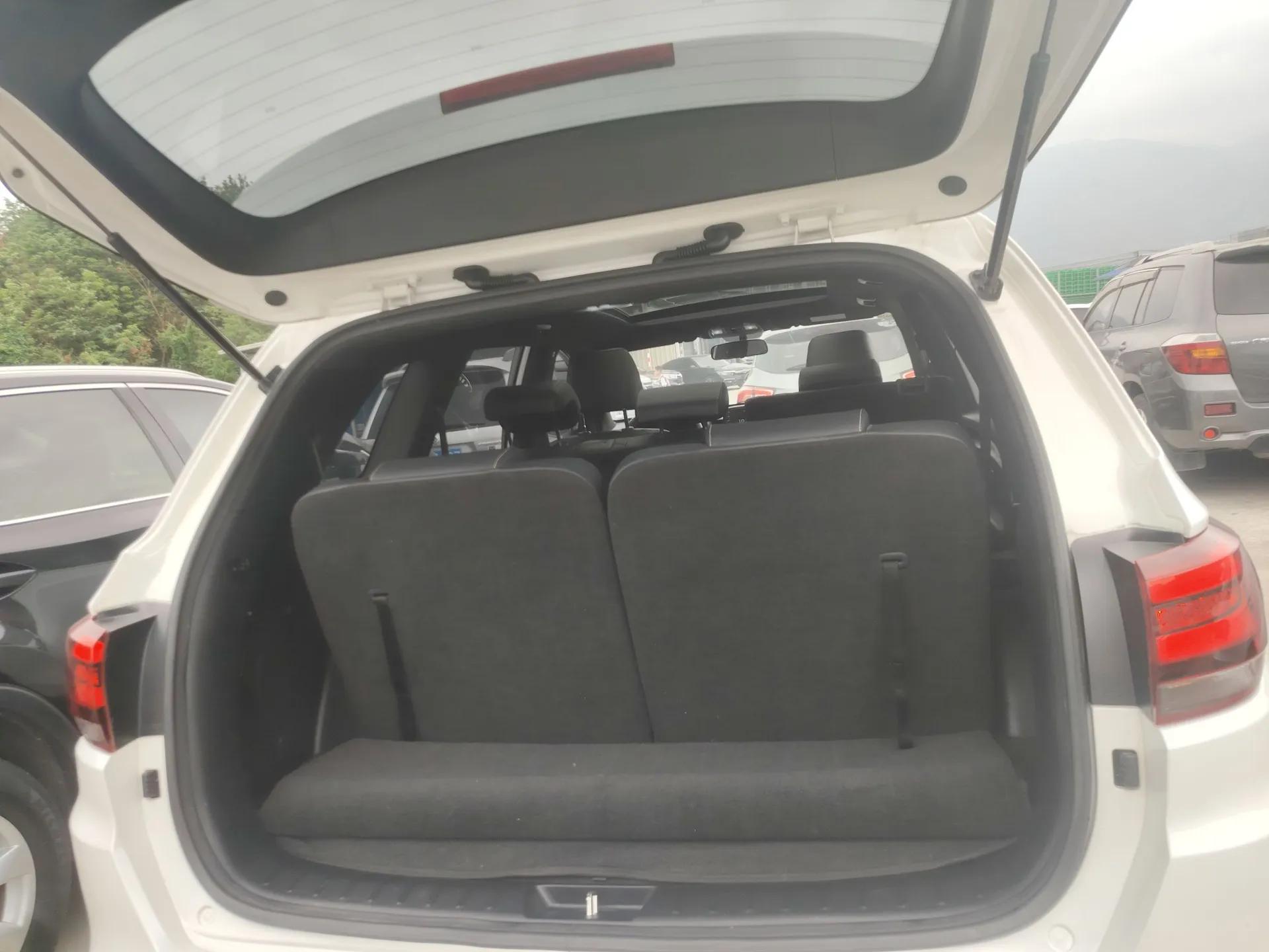 Kia KX7 2017 2.0T Automatic Two-Wheel Drive GLS 7-Seater — миниатюра 22