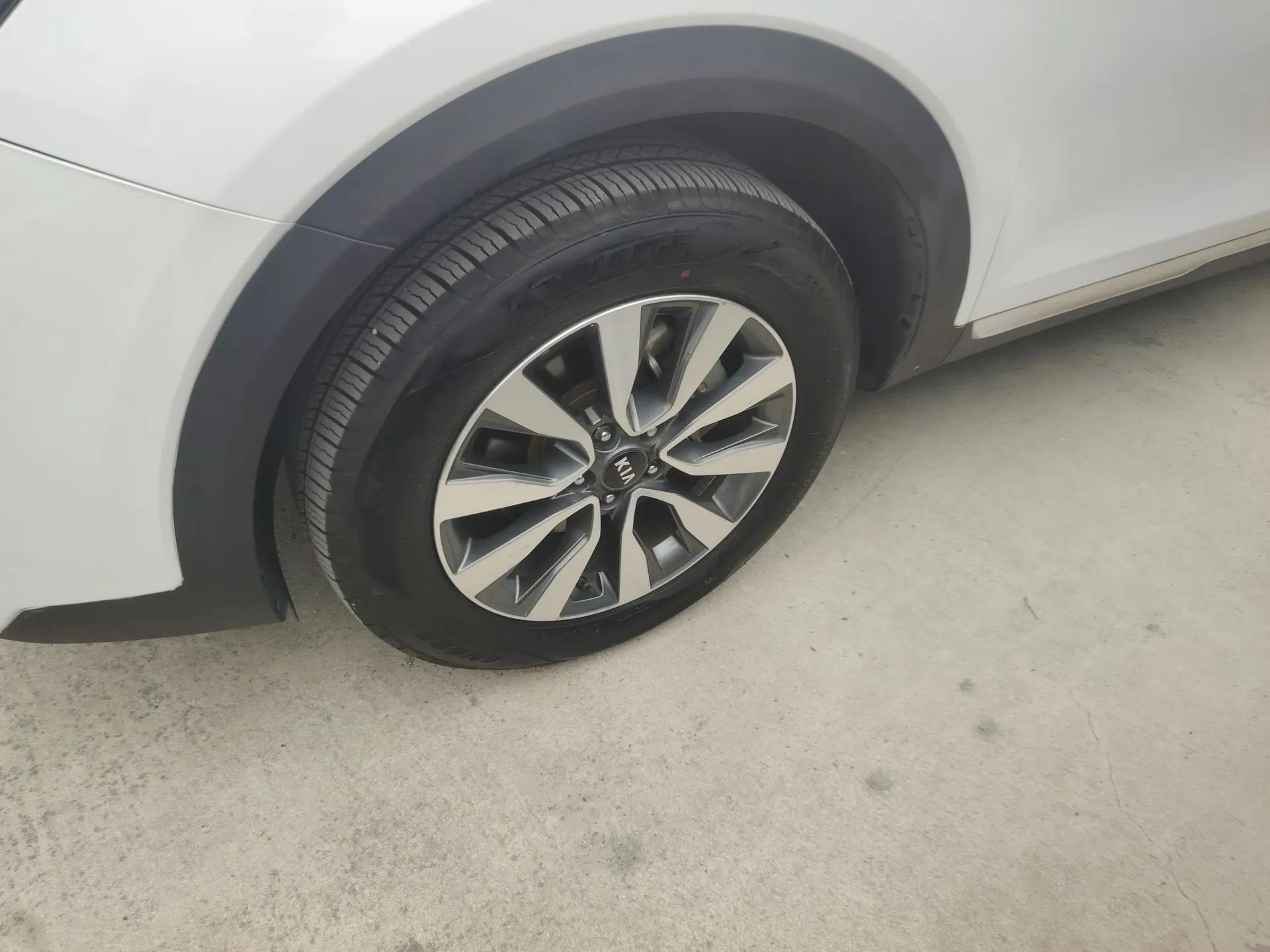 Kia KX7 2017 2.0T Automatic Two-Wheel Drive GLS 7-Seater — миниатюра 8
